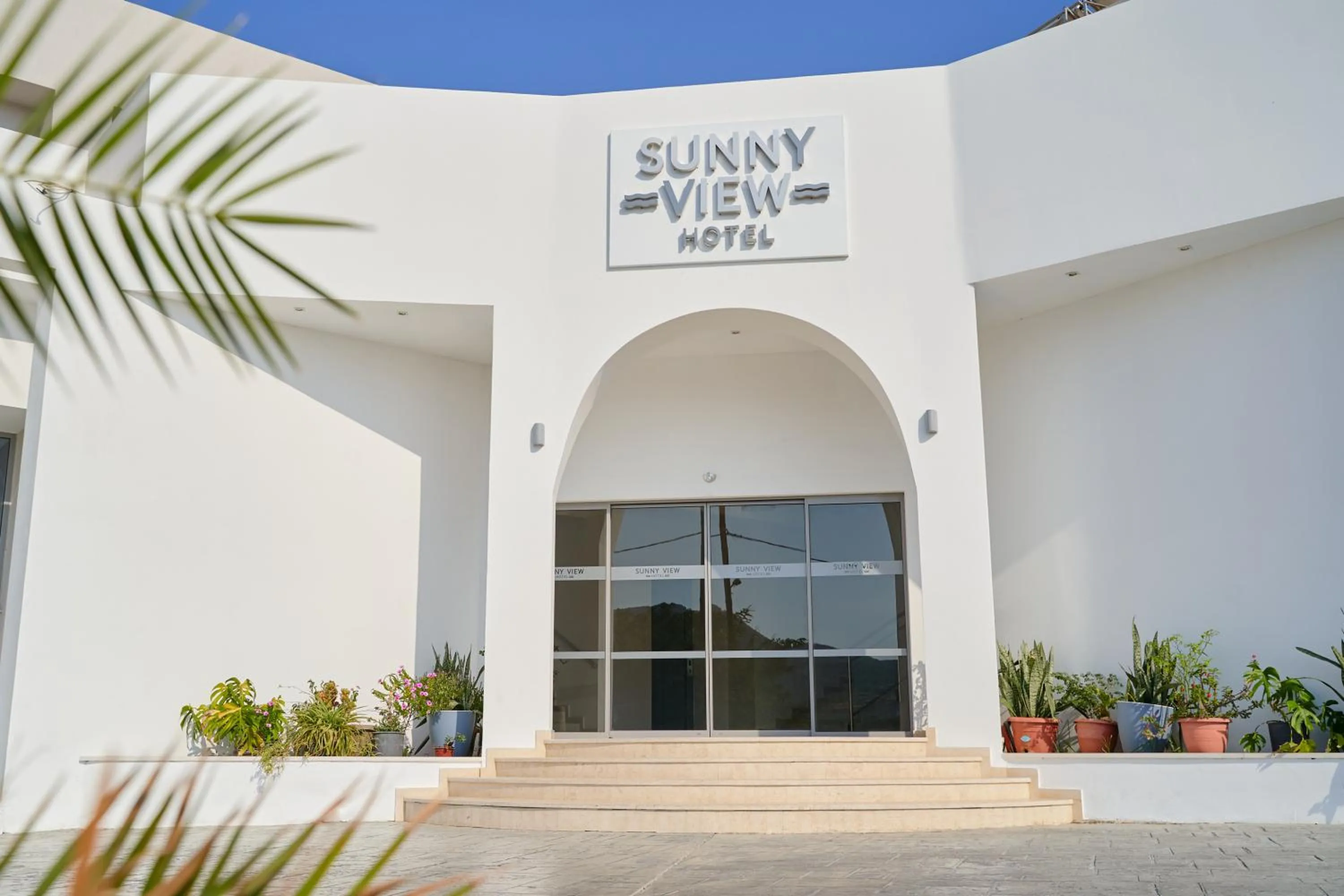 Facade/entrance in Sunny View Hotel