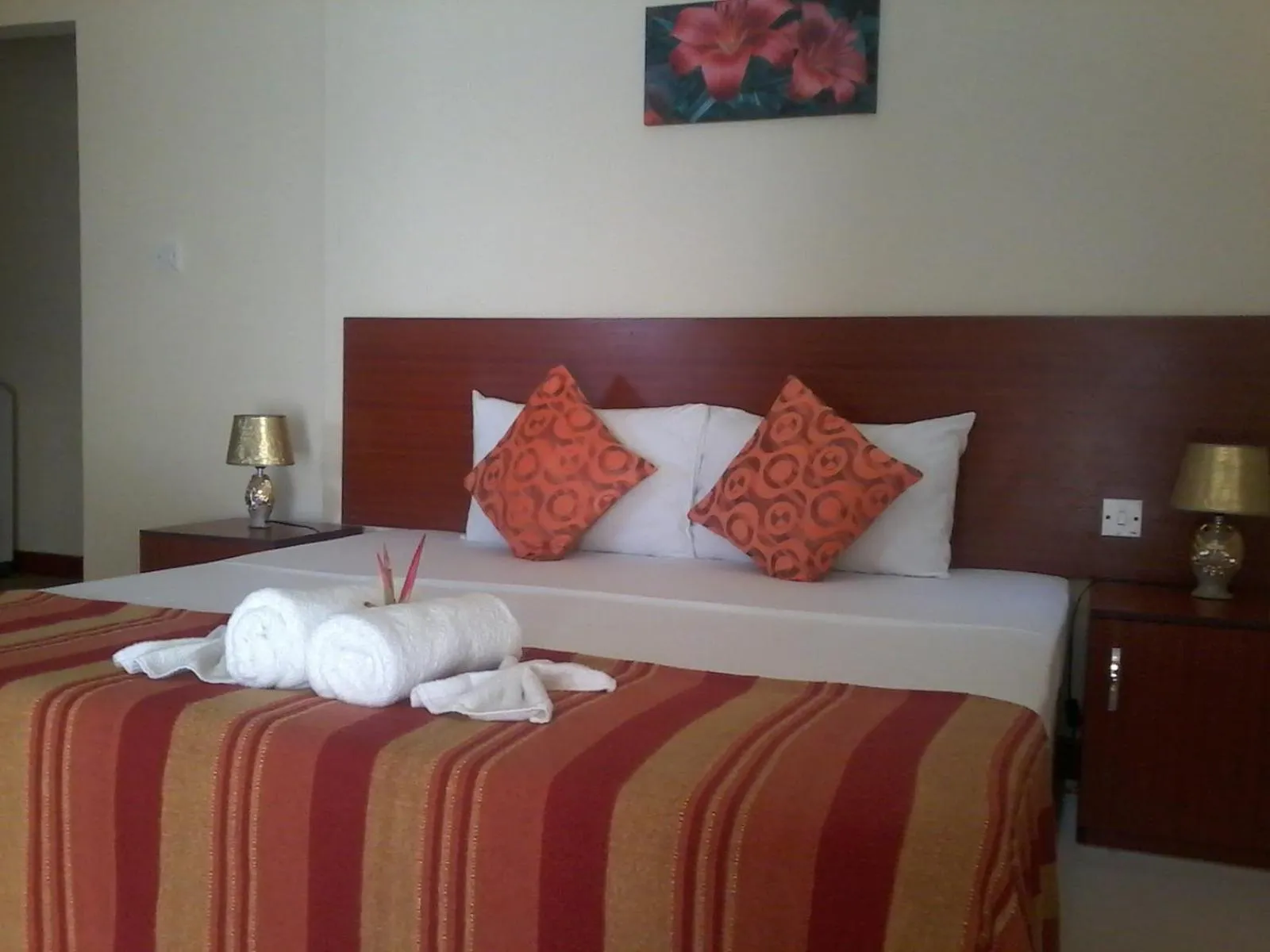 Property building, Bed in Precious Residence C