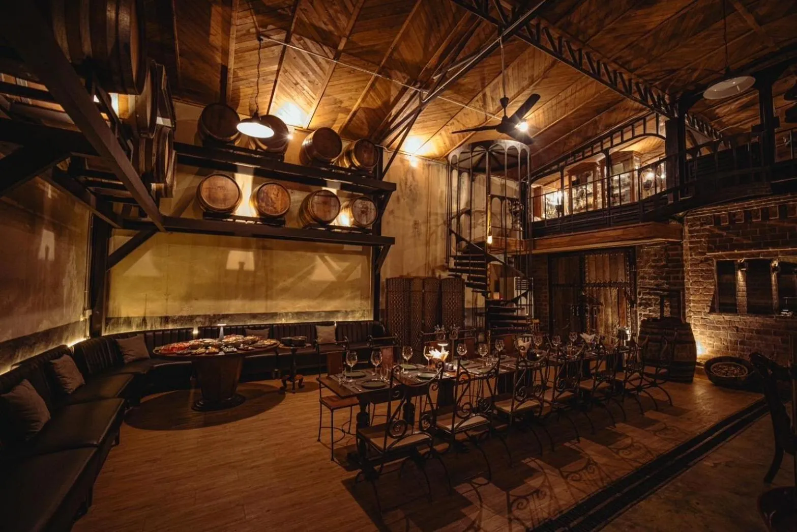 Restaurant/places to eat in Issara Boutique Winery Hotel