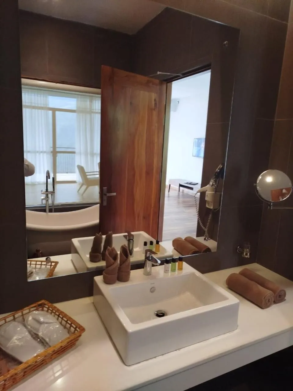 Bathroom in Oak Ray Tea Bush