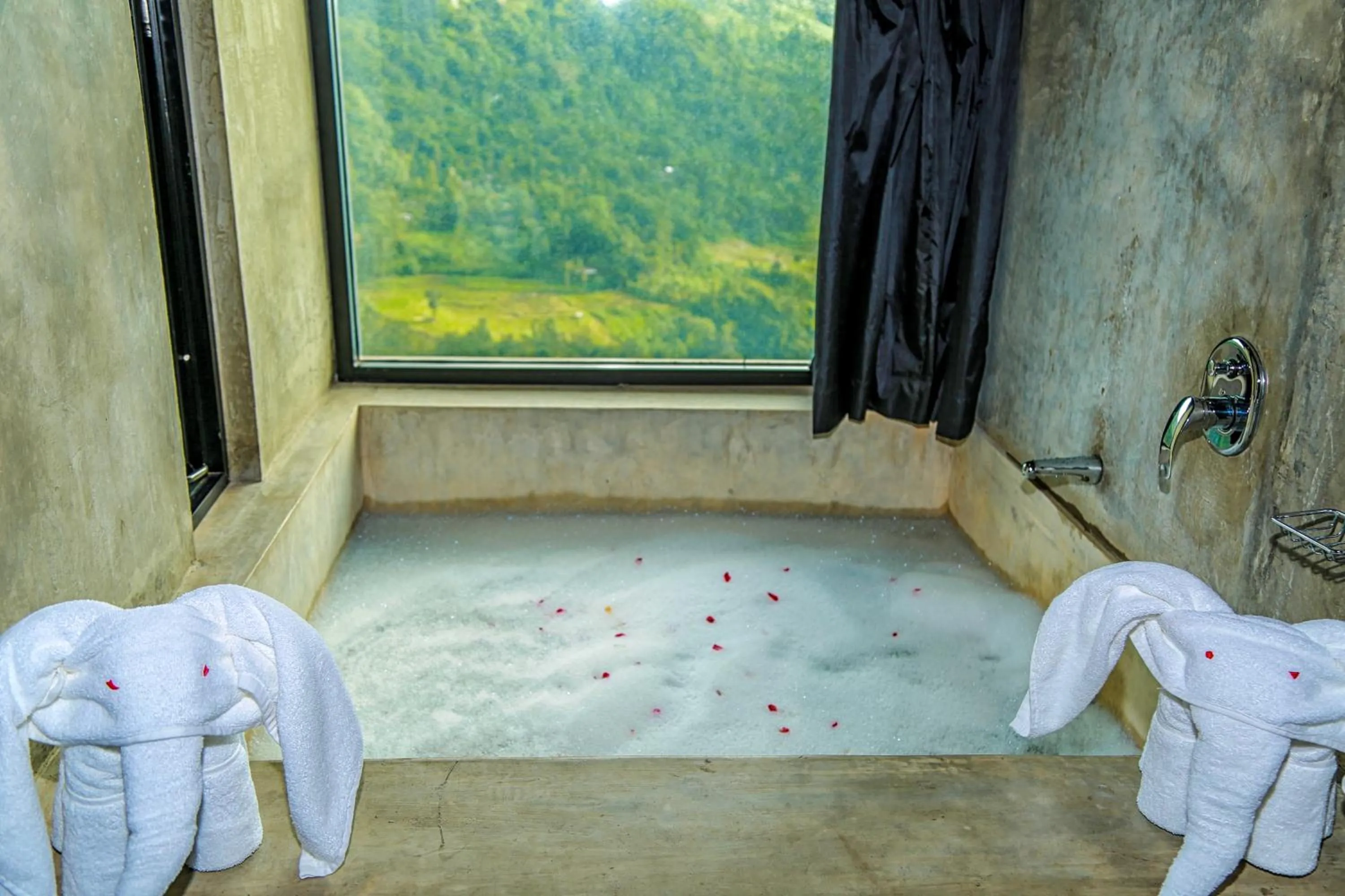 Bathroom in Oak Ray Tea Bush