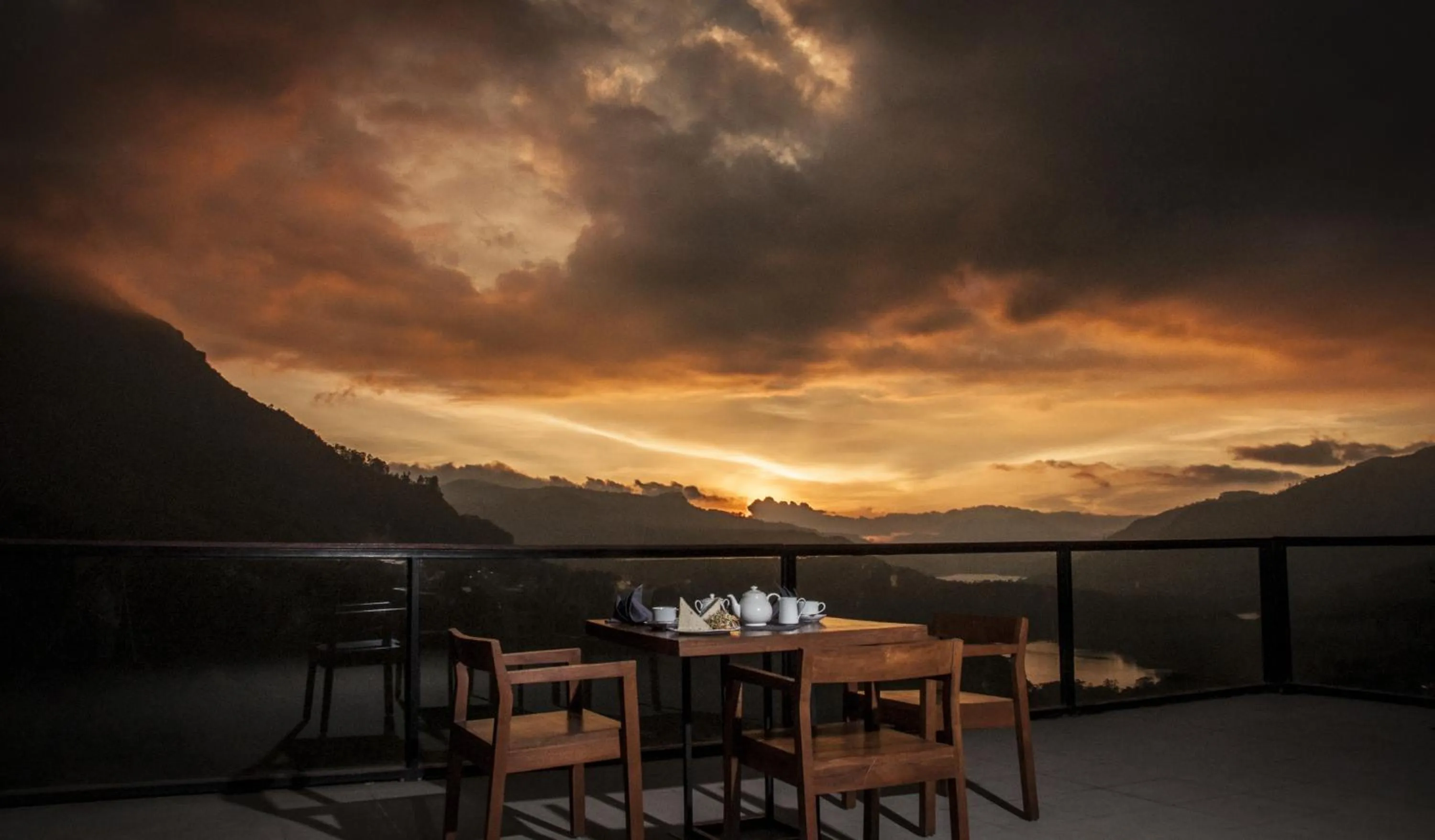 Mountain view in Oak Ray Tea Bush