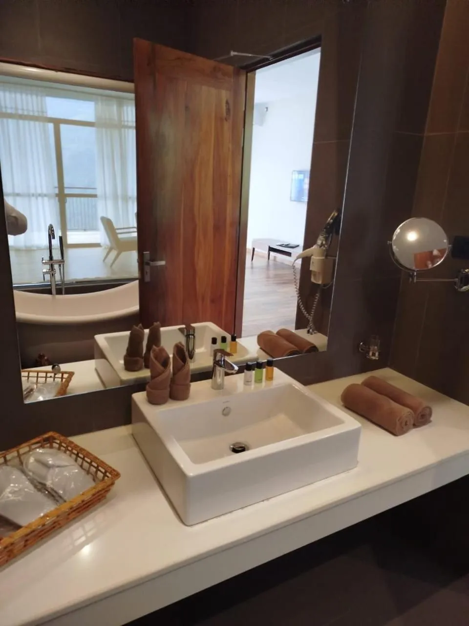 Bathroom in Oak Ray Tea Bush