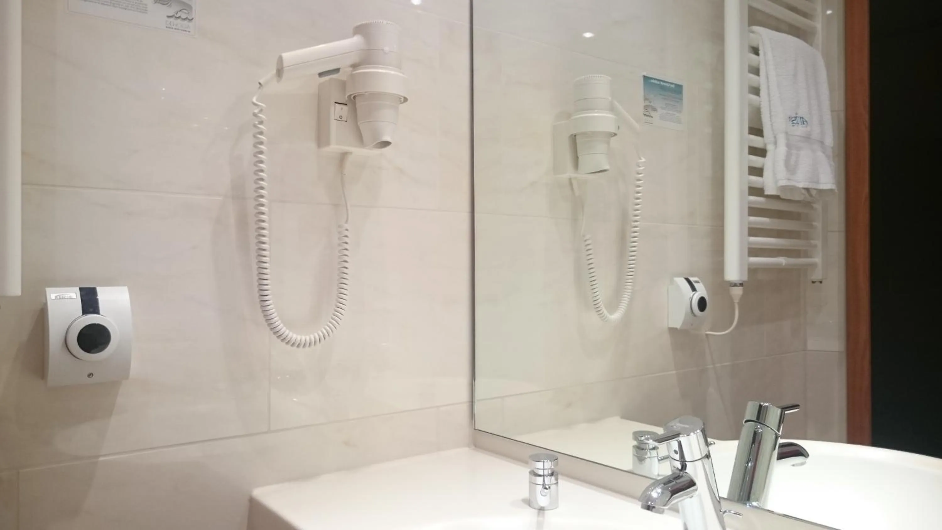 Bathroom in Hotel Avisa