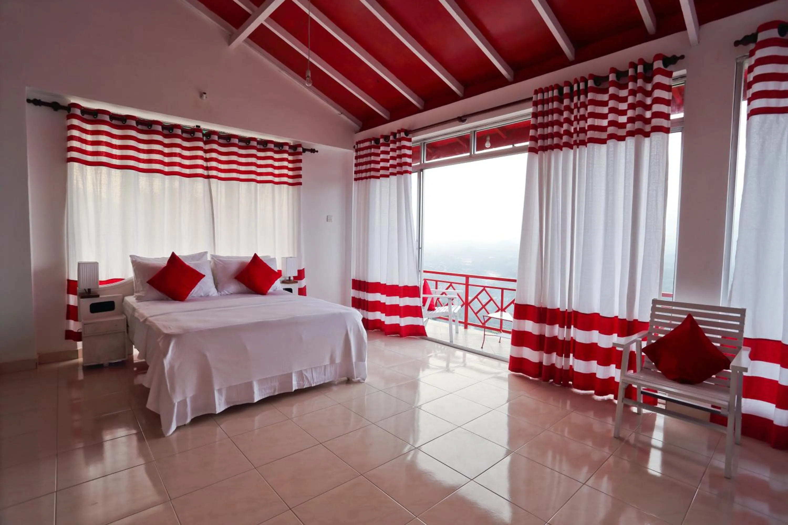 Seating area, Bed in RedHill Kandy