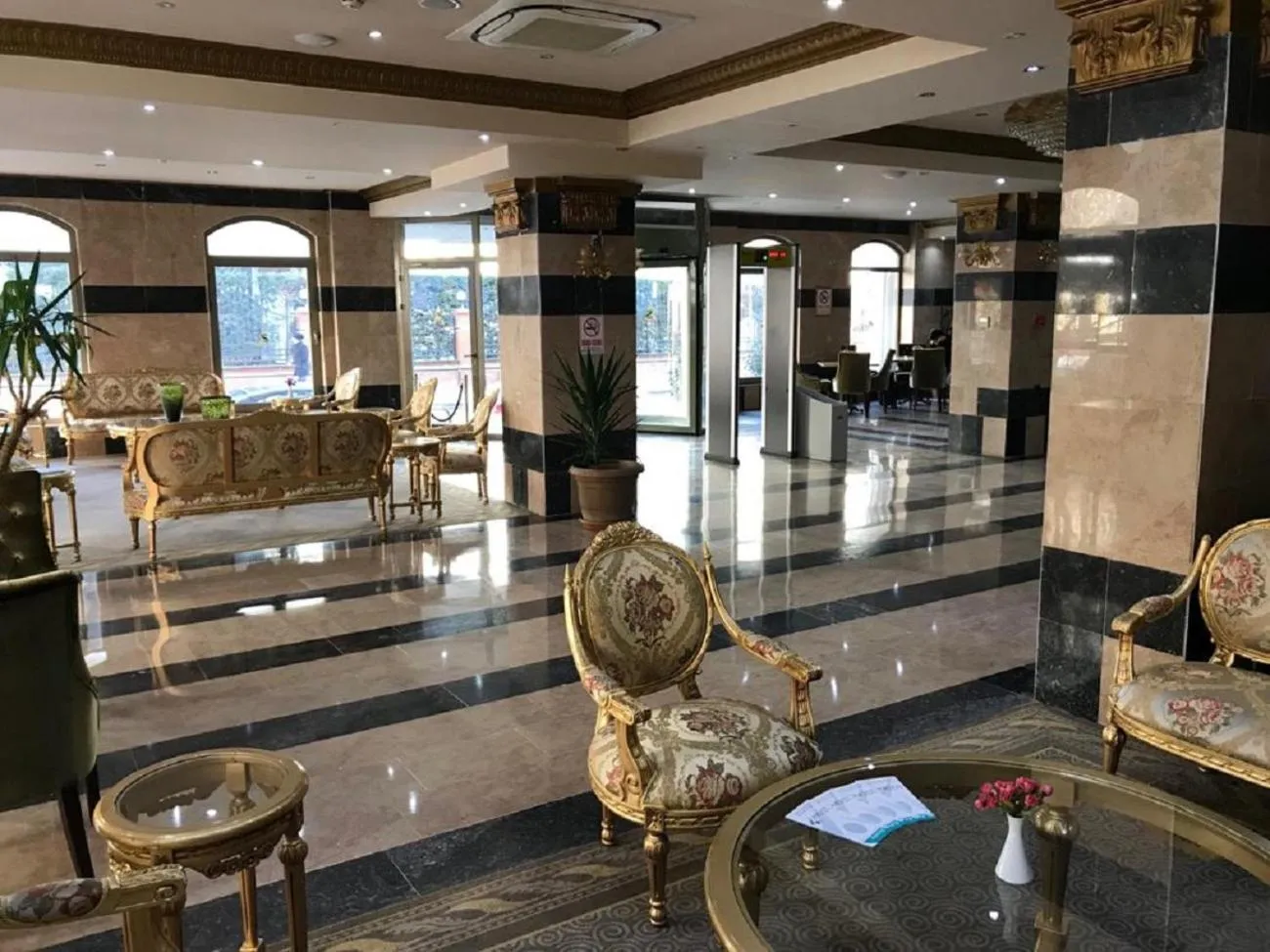 Lobby or reception in Alrazi Hotel