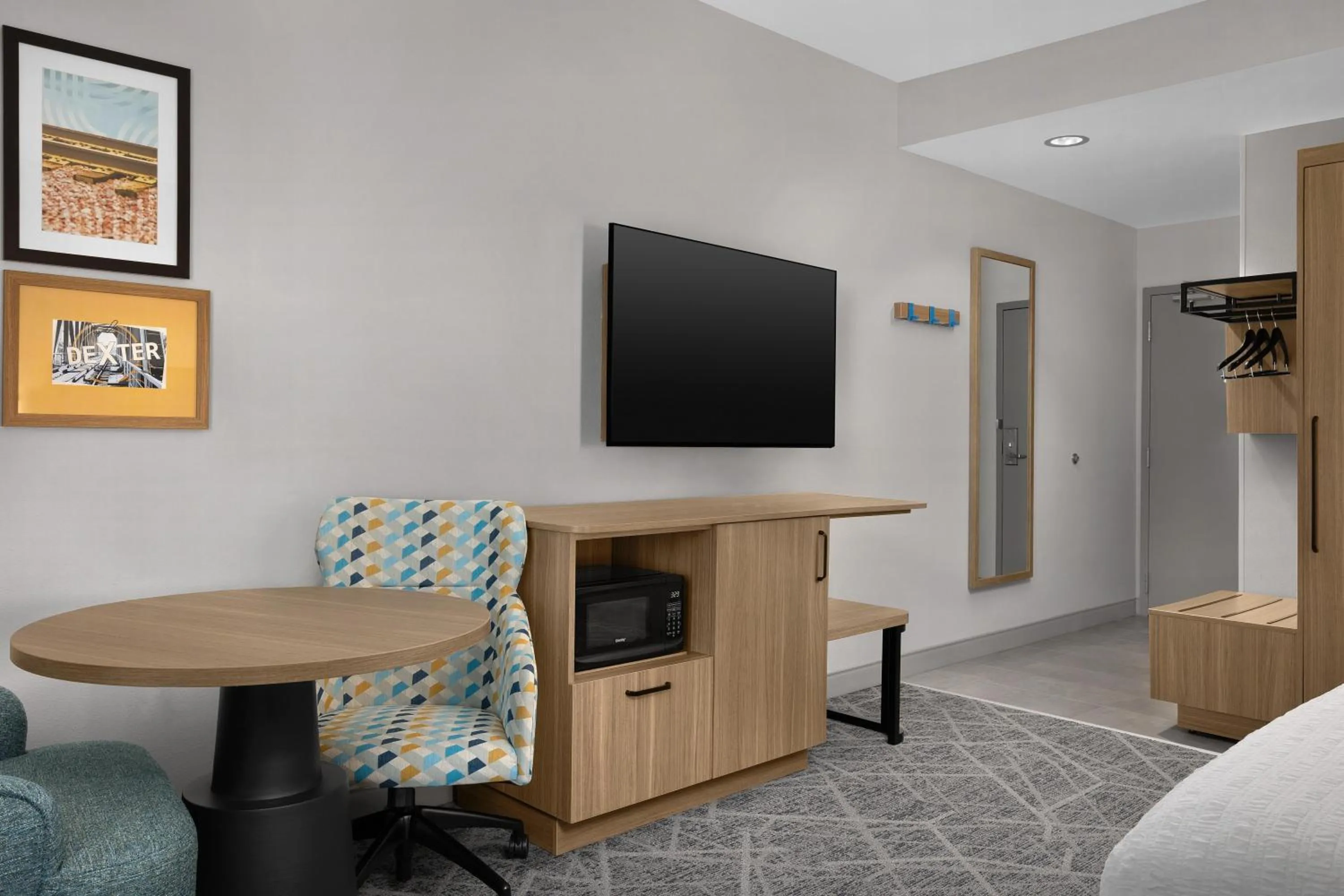 Bedroom in Hampton Inn By Hilton Dexter