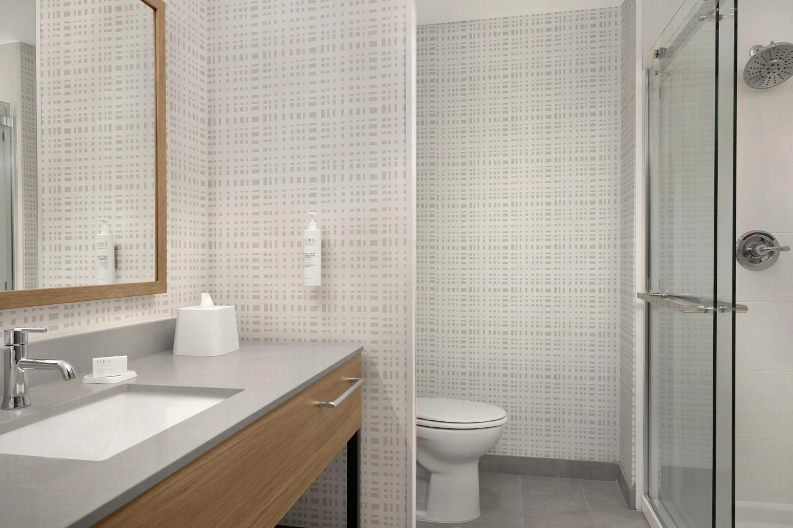 Bathroom in Hampton Inn By Hilton Dexter