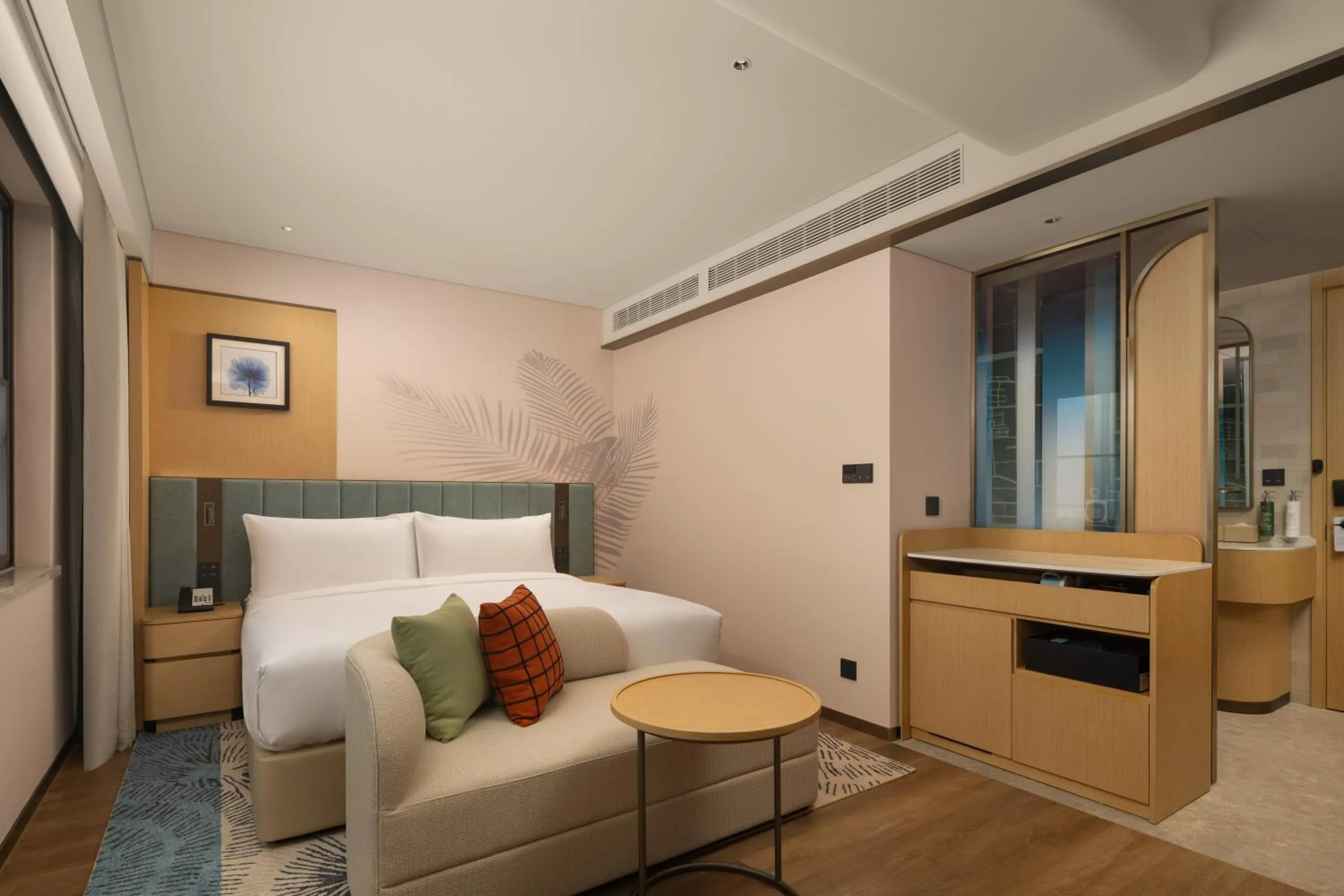 Photo of the whole room, Bed in Hilton Garden Inn Shaoxing Lu Xun Native Place