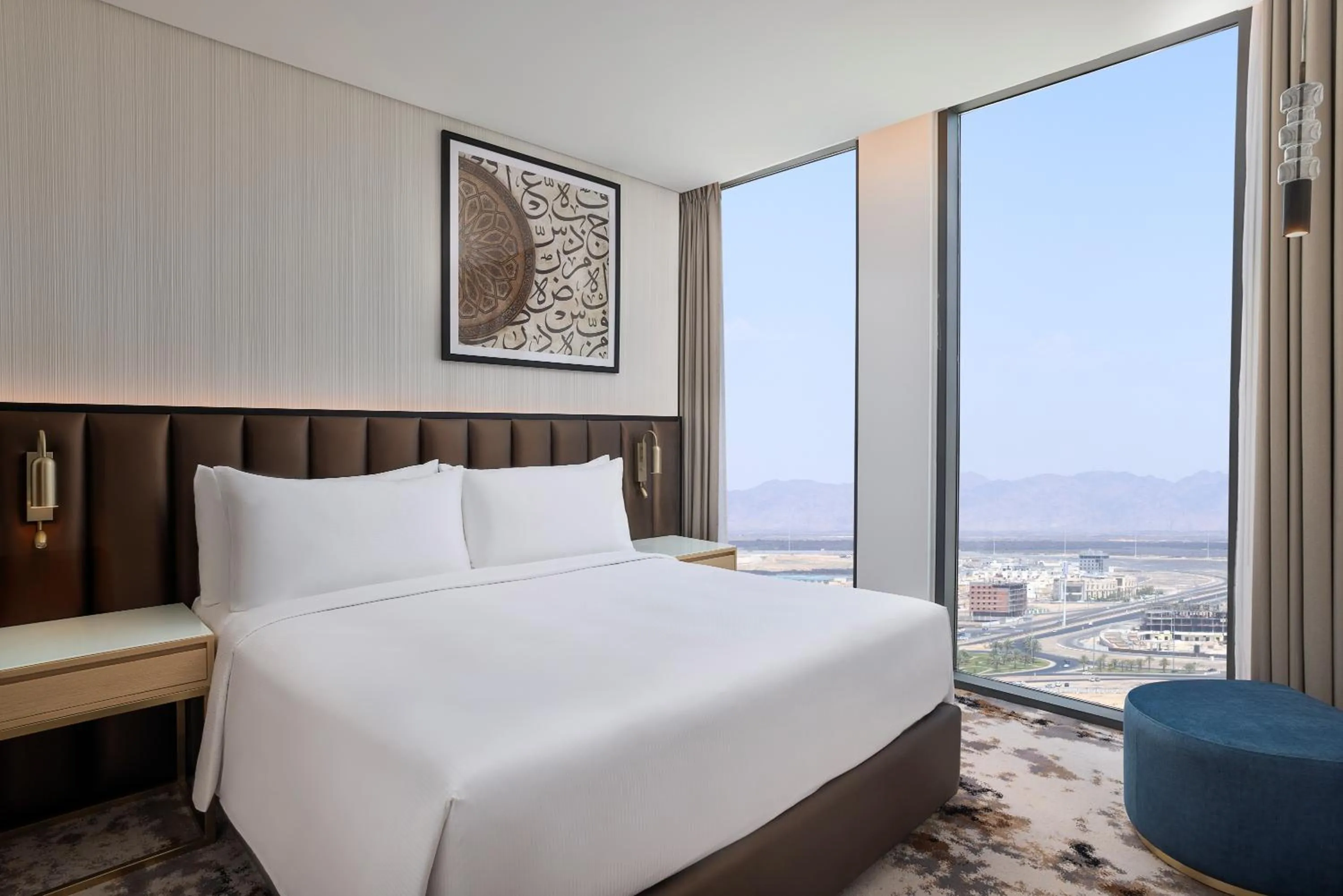 Bedroom, Bed in DoubleTree by Hilton Madinah Gate