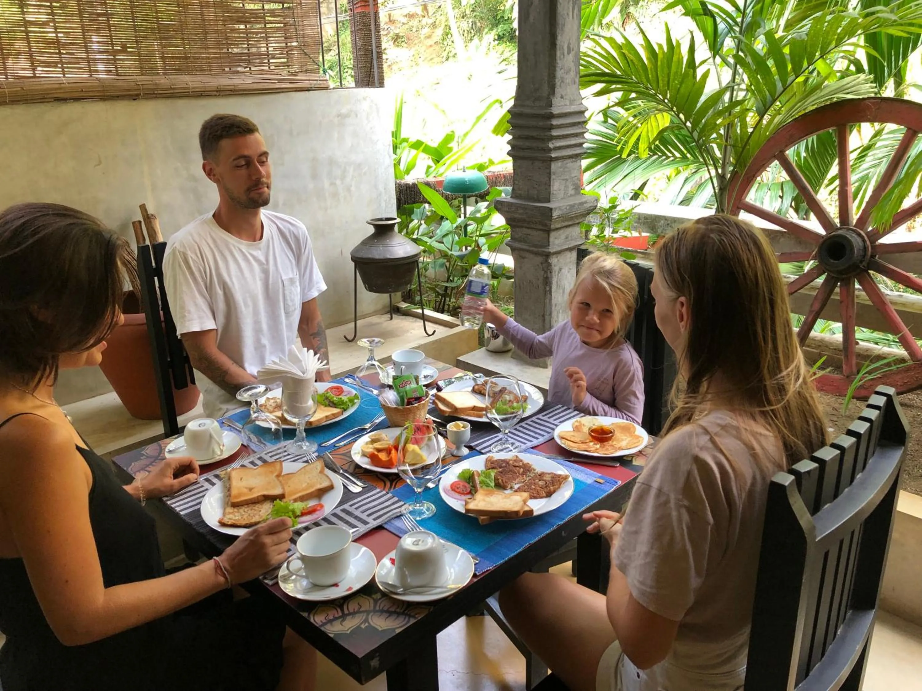 Food and drinks in Gangula Villa
