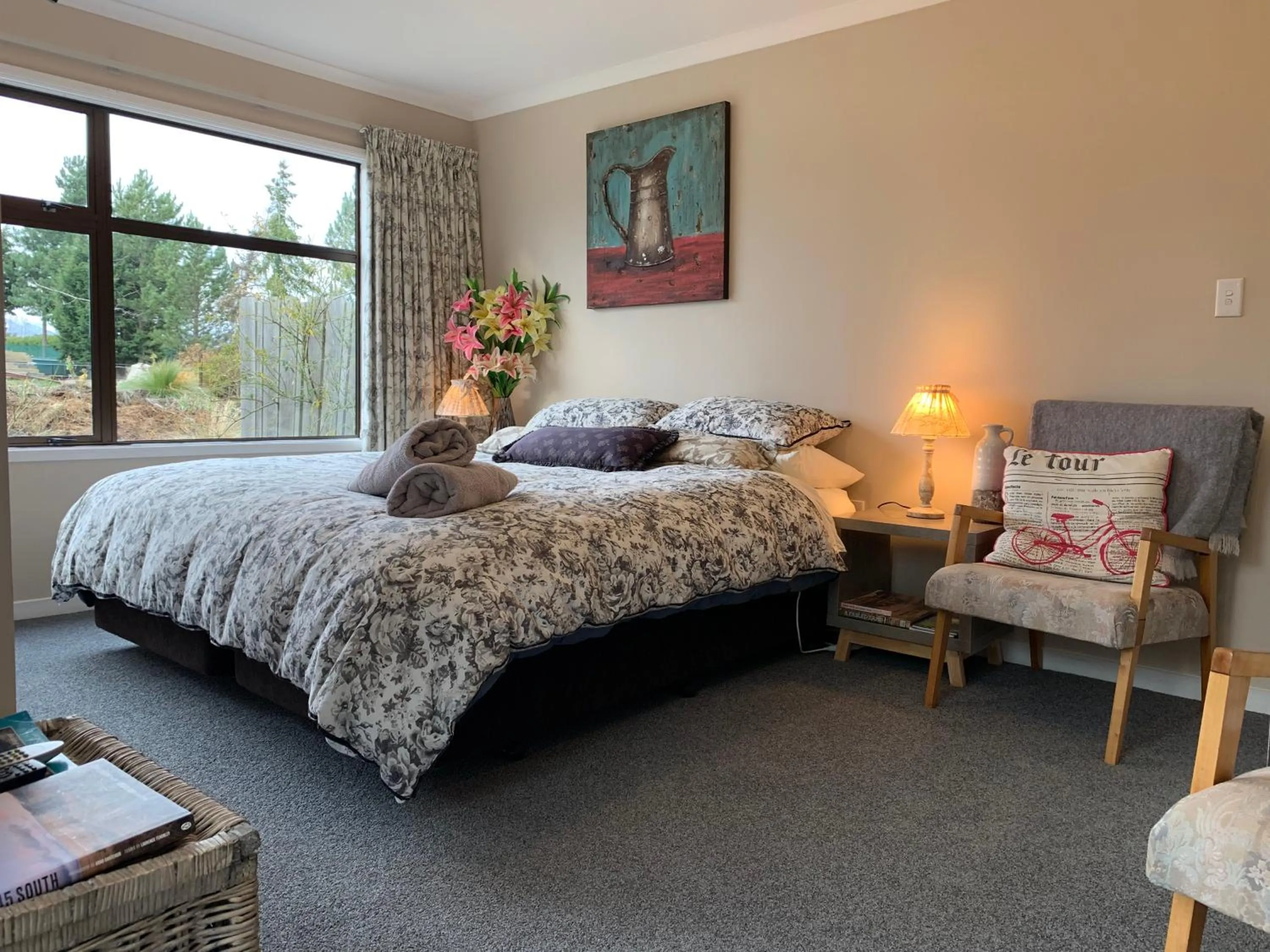 Double or Twin Room with Mountain View in Trout 'n' Trail B&B