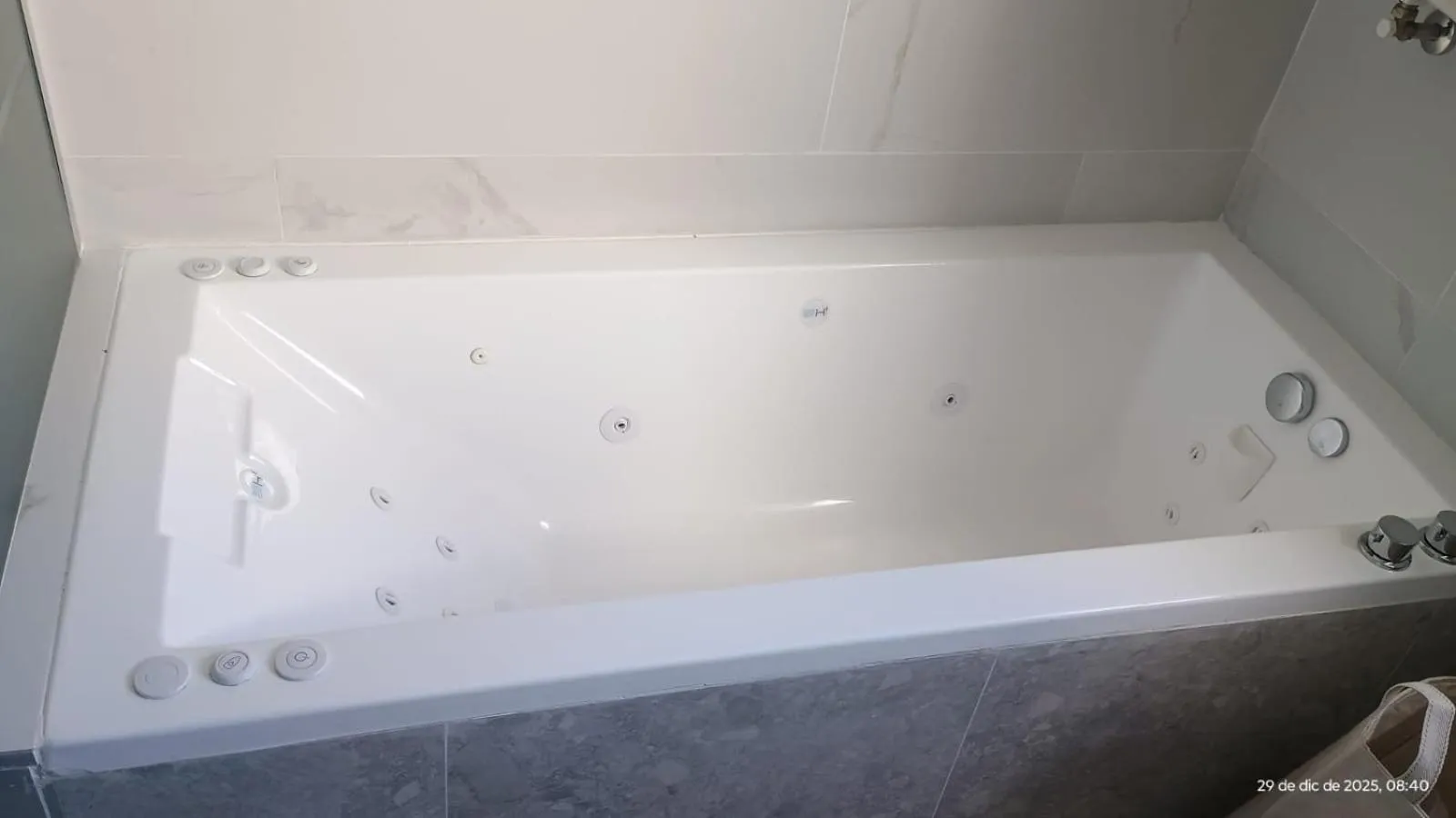 Hot Tub in Empire Hotel Buenos Aires by HS