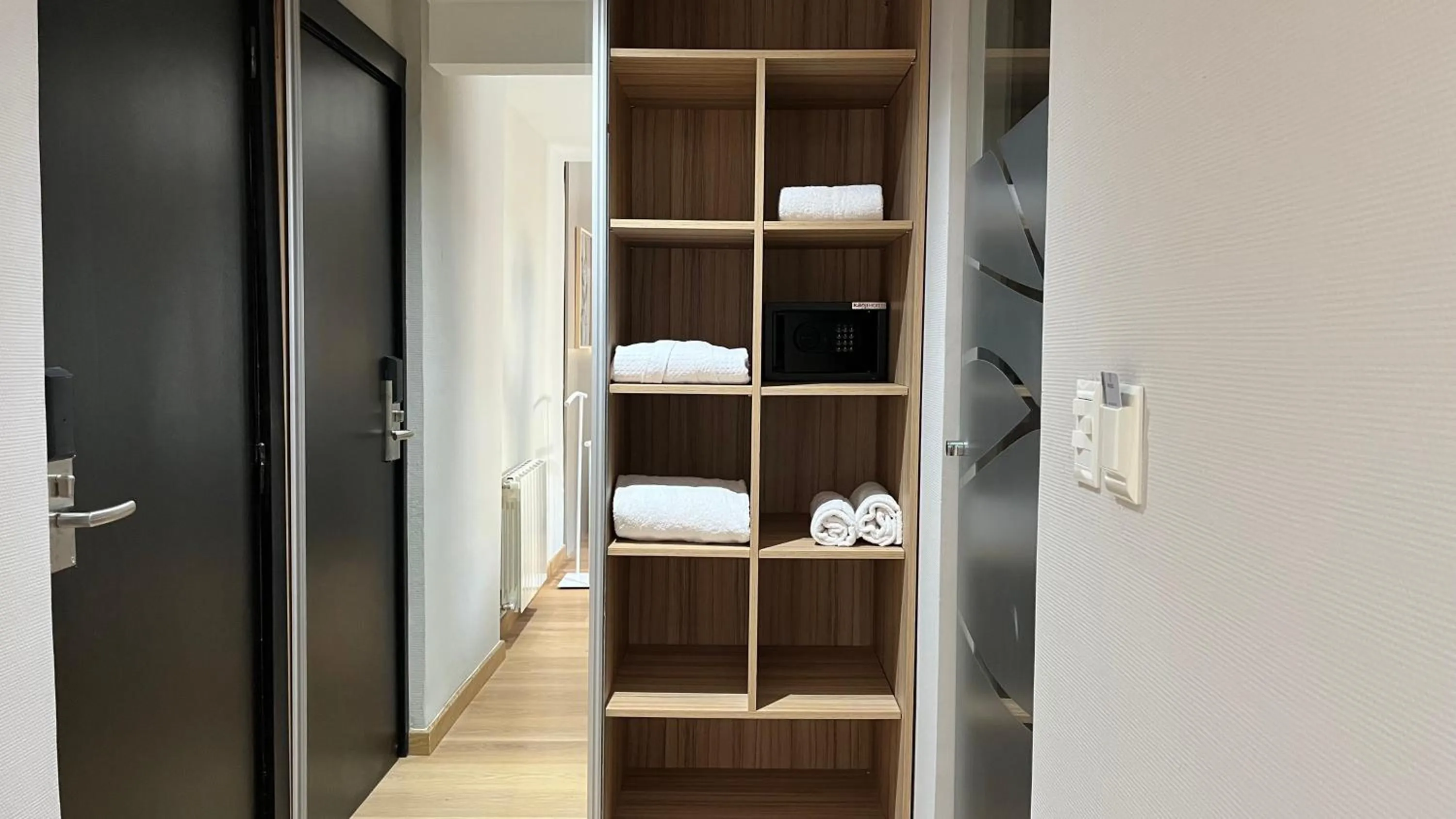 Empire Hotel Buenos Aires by HS