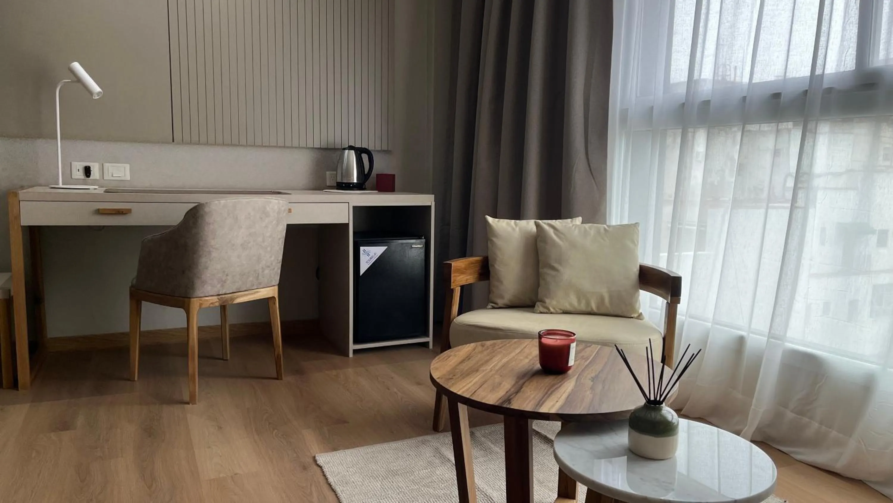 Seating area in Empire Hotel Buenos Aires by HS