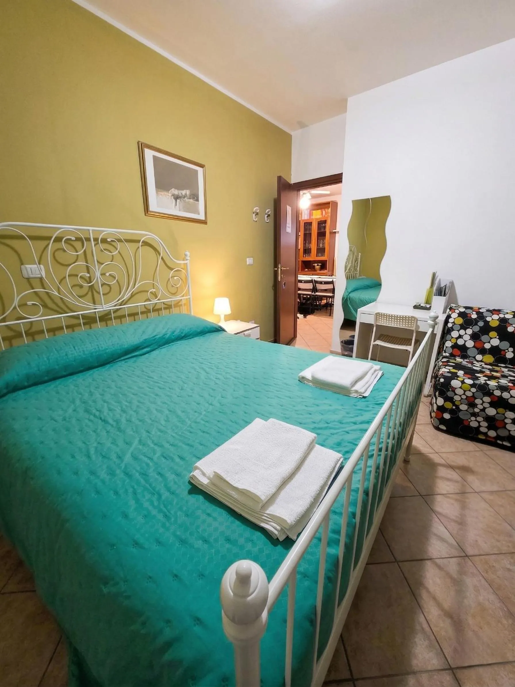 Double Room with Shared Bathroom - single occupancy in La Piazza B&B