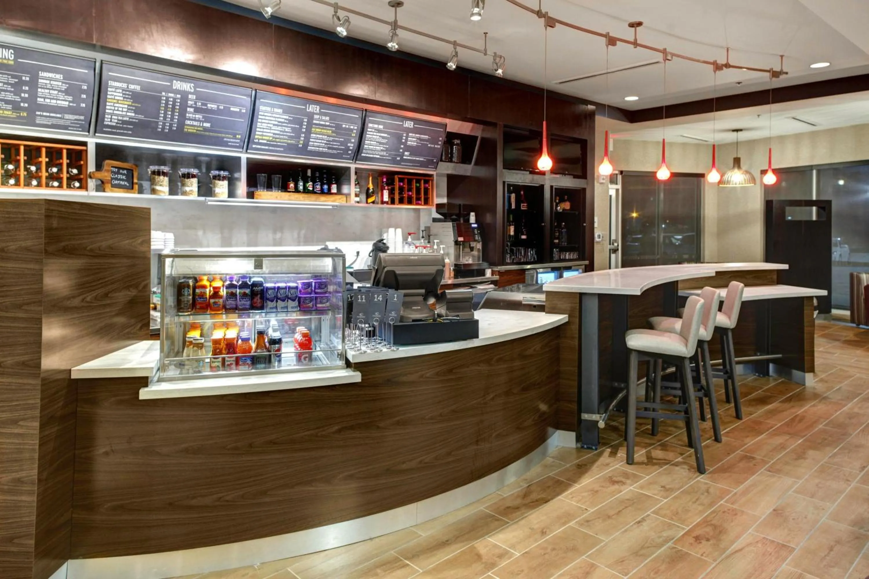 Restaurant/places to eat in Courtyard by Marriott New Orleans Westbank/Gretna