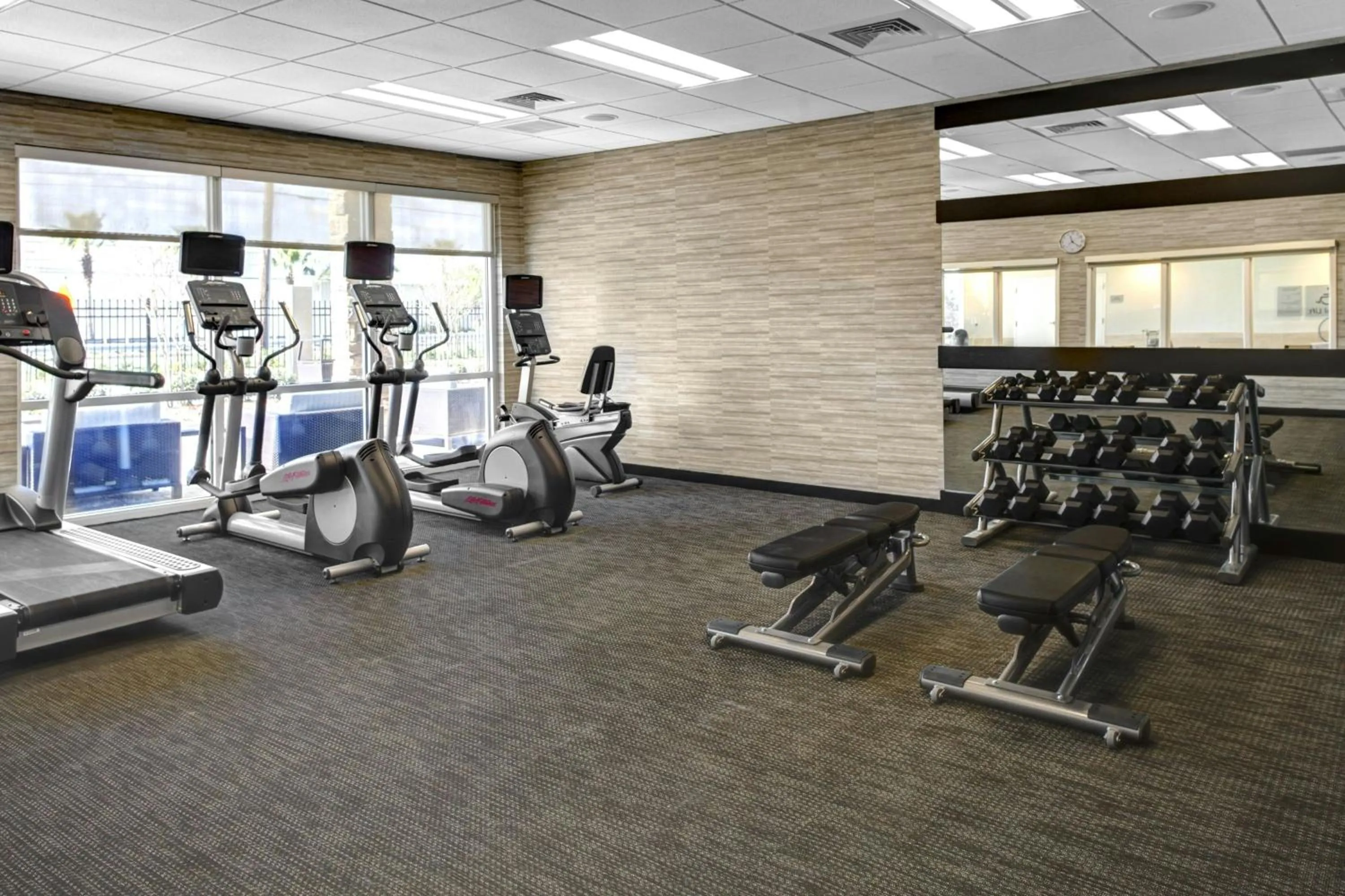 Fitness centre/facilities in Courtyard by Marriott New Orleans Westbank/Gretna