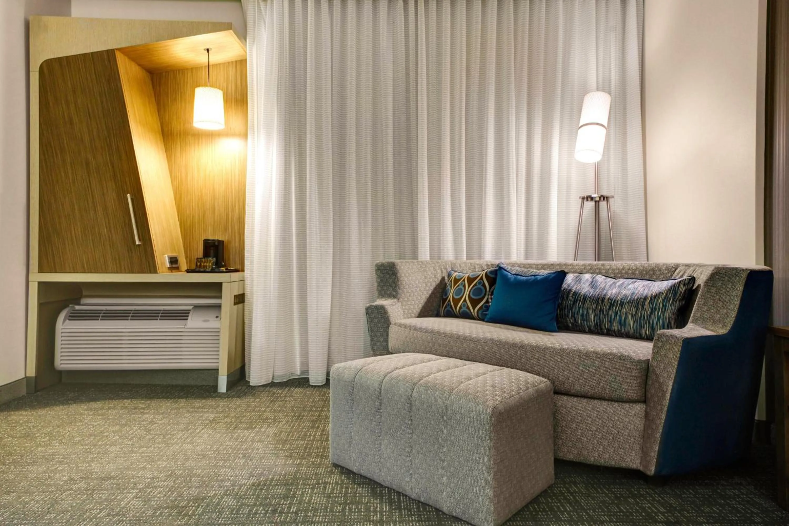 Lounge or bar in Courtyard by Marriott New Orleans Westbank/Gretna