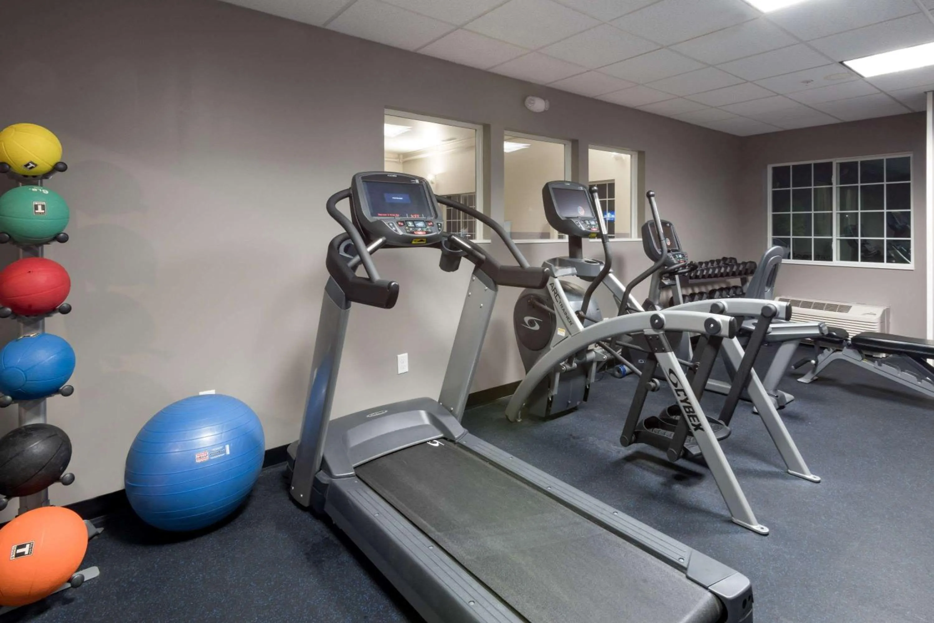 Fitness centre/facilities in Microtel Inn & Suites Windham