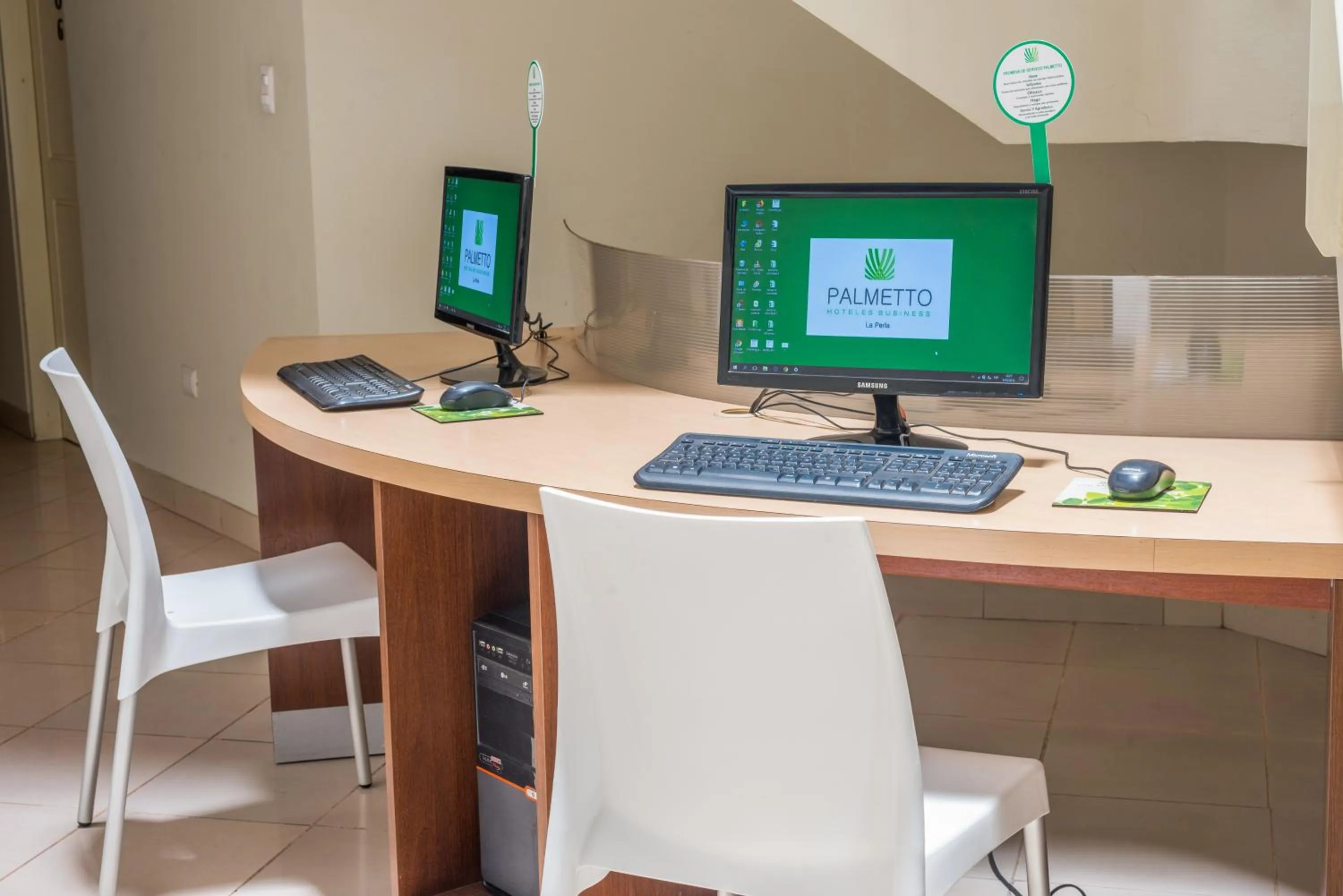 Business facilities in Palmetto Hotel Business La Perla