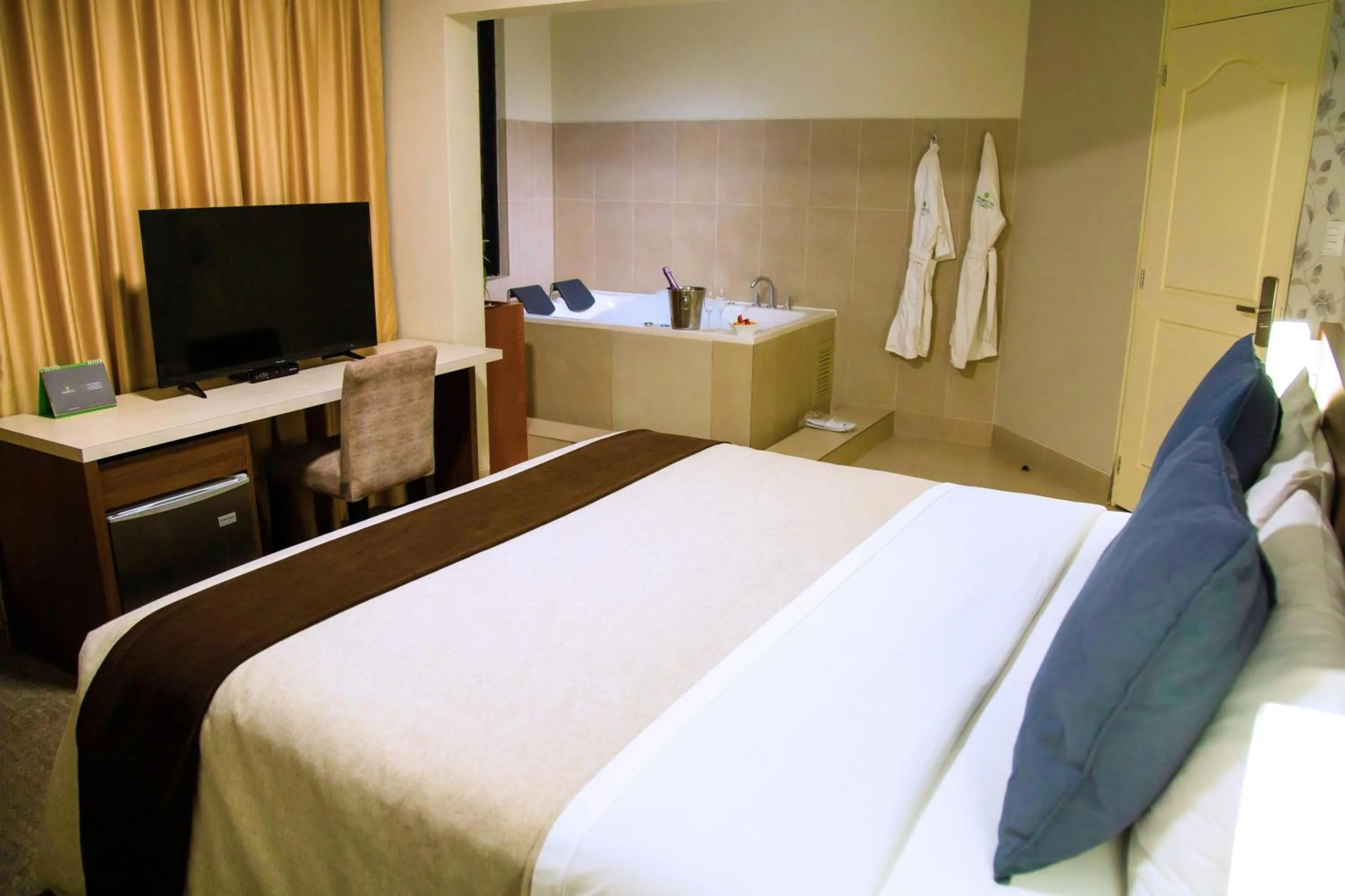 Bedroom, Bed in Palmetto Hotel Business La Perla