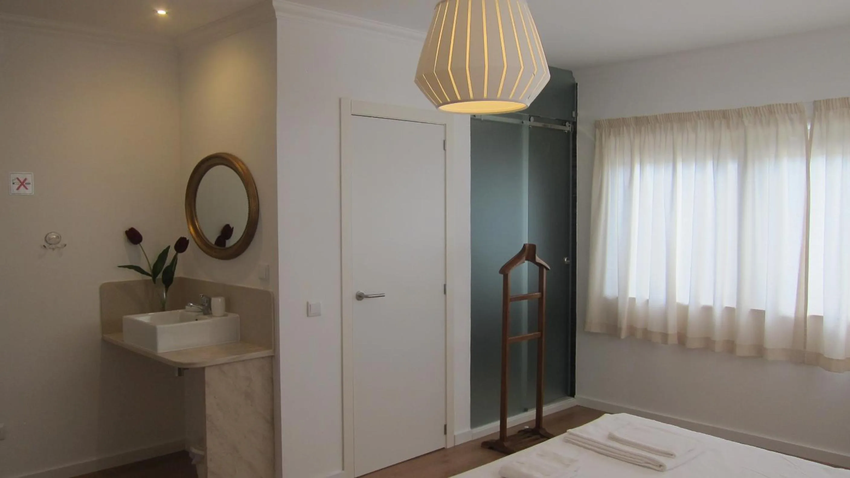 Decorative detail, Bed in Casa das Hortênsias - Charming Guest House