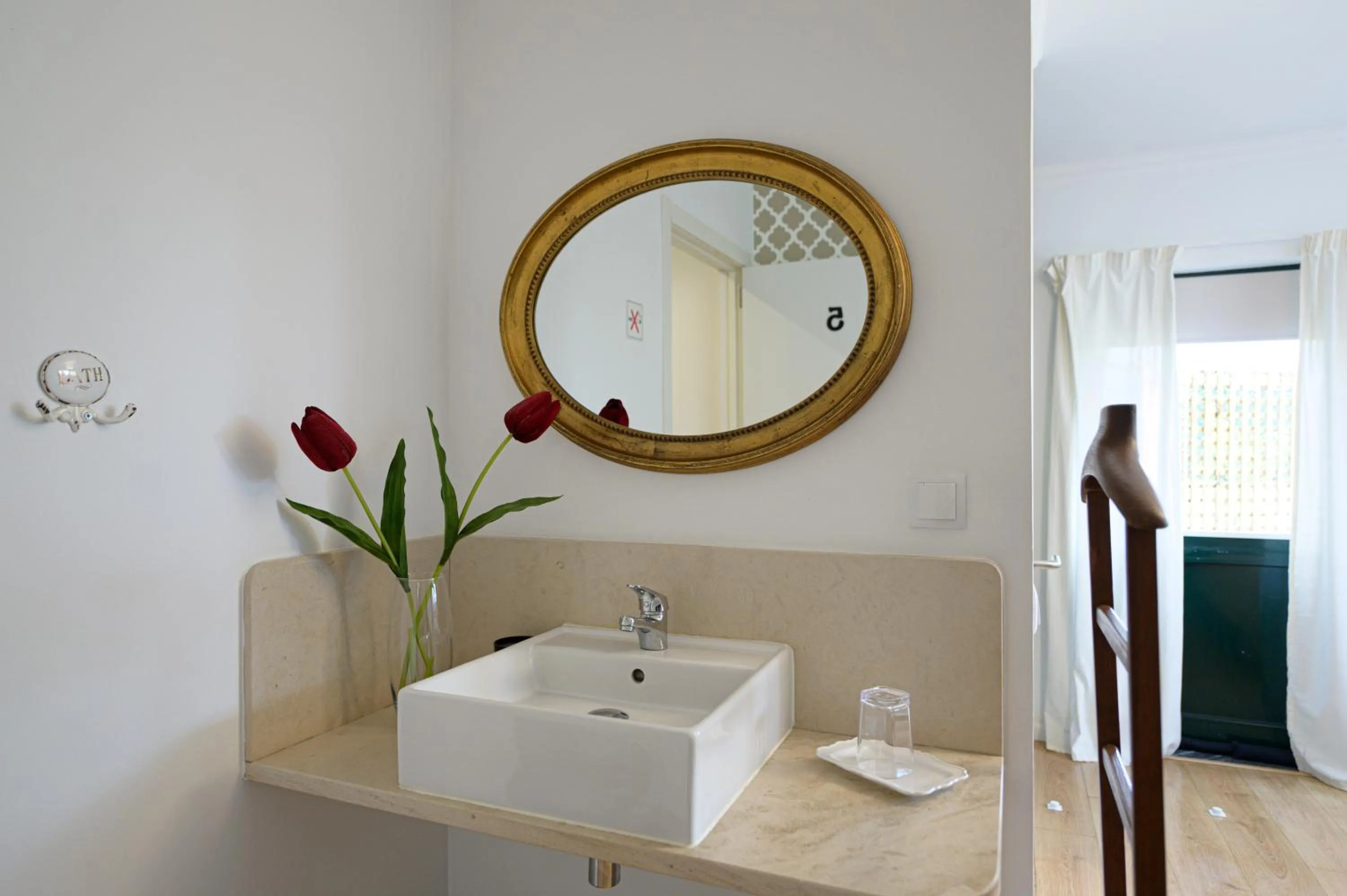 Bathroom in Casa das Hortênsias - Charming Guest House