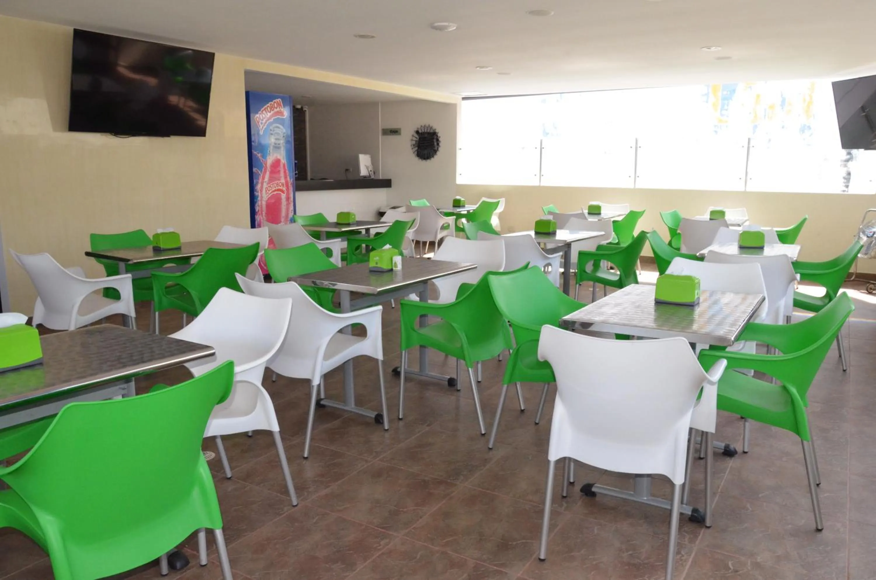 Restaurant/places to eat in La Pera Hotel