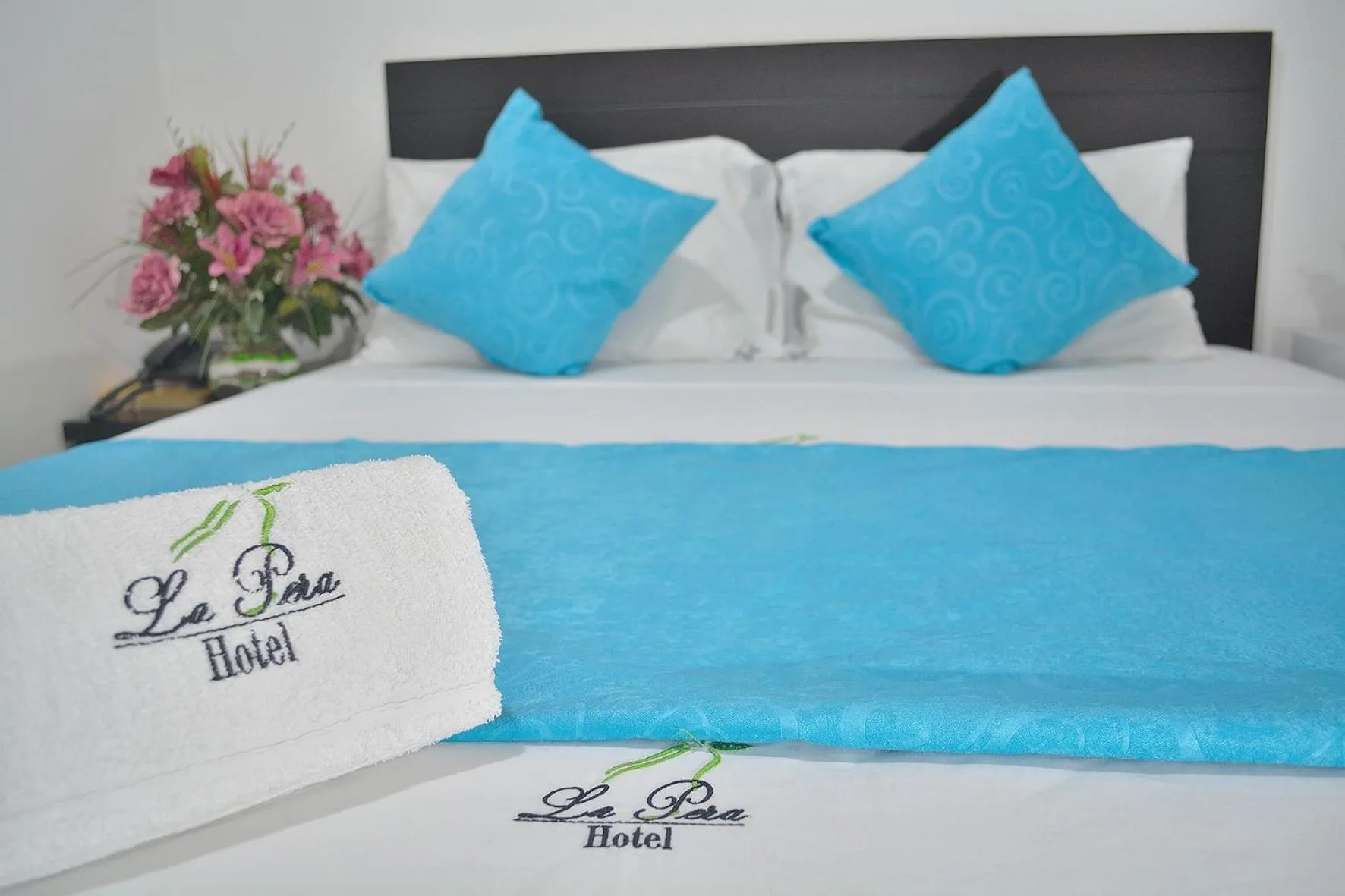 Bed in La Pera Hotel