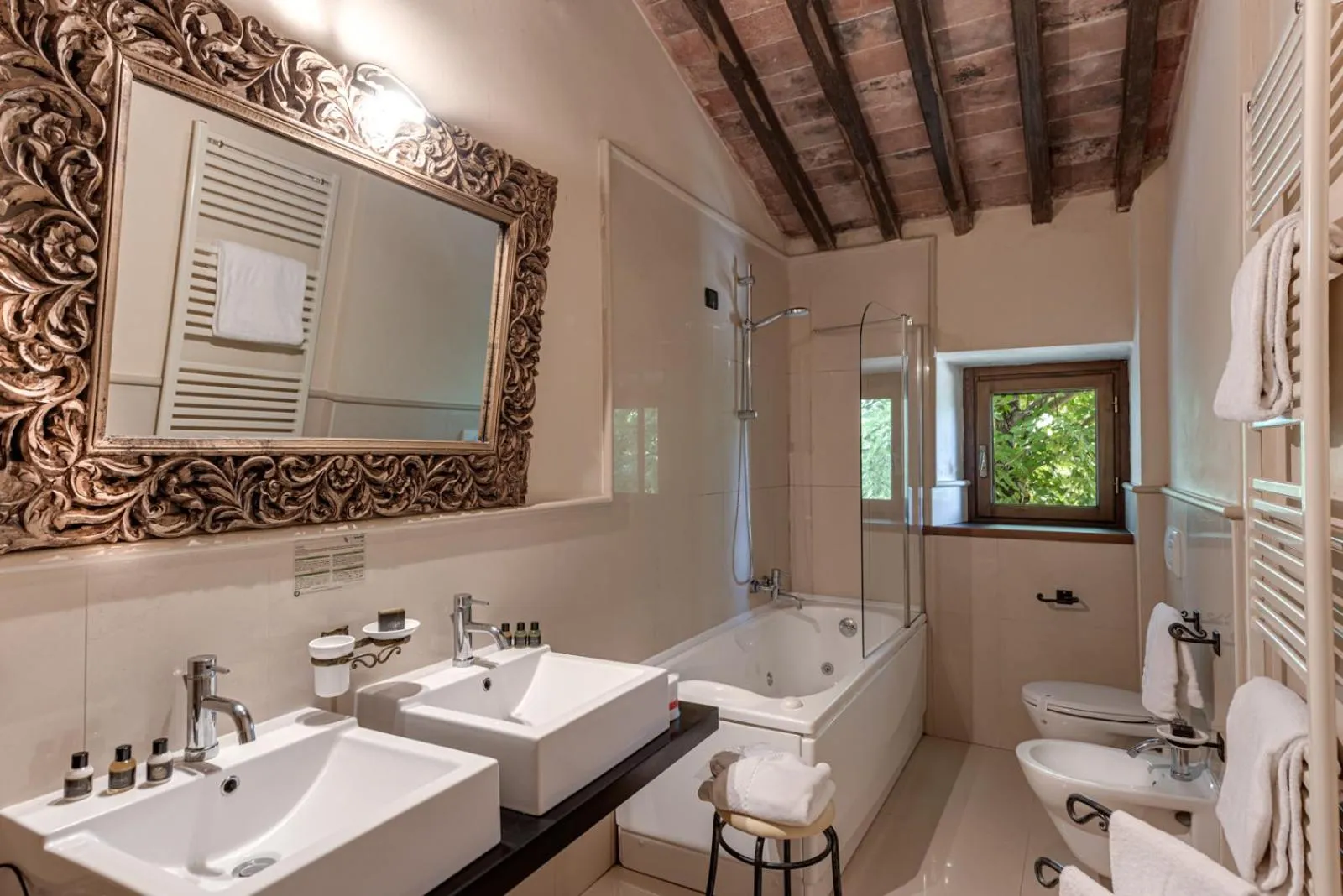 Bathroom in Villa Campomaggio Resort & SPA