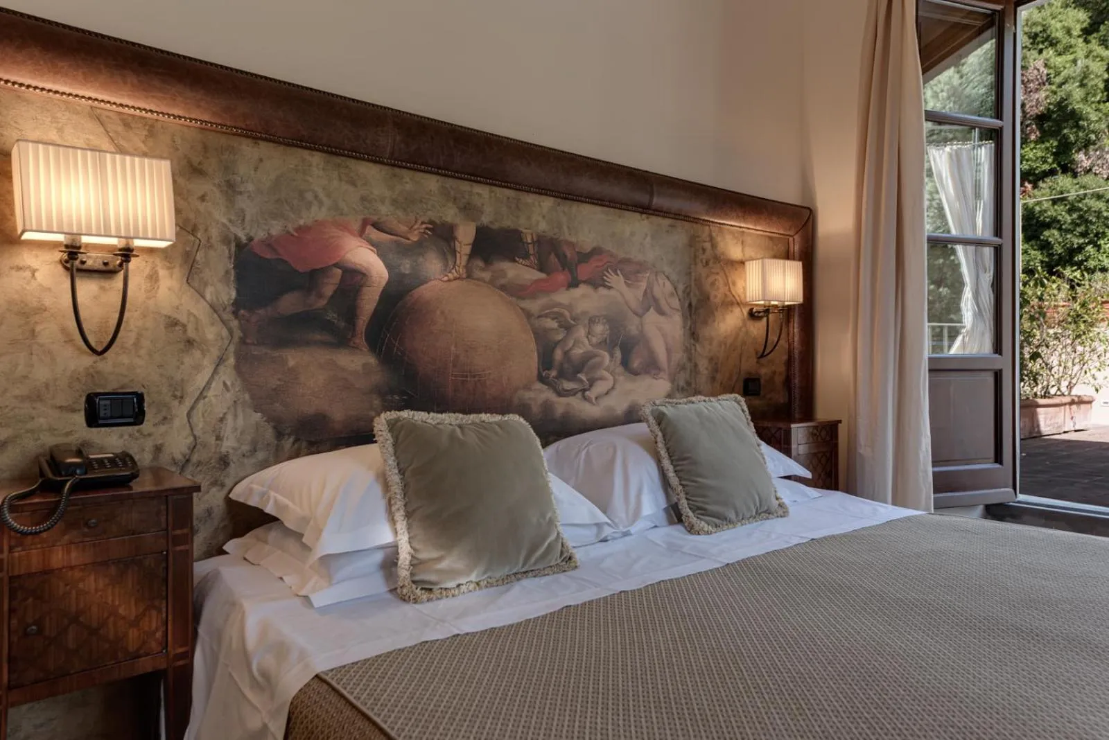 Bedroom, Bed in Villa Campomaggio Resort & SPA