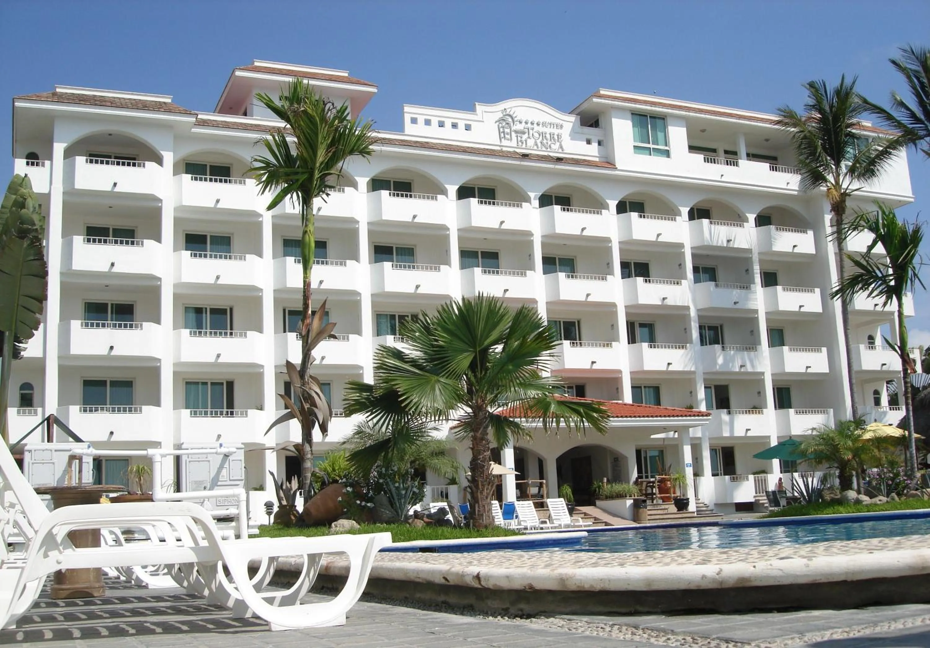 Property building in Torreblanca Beach Hotel and Suites Guayabitos - Desayuno y Comida Incluido