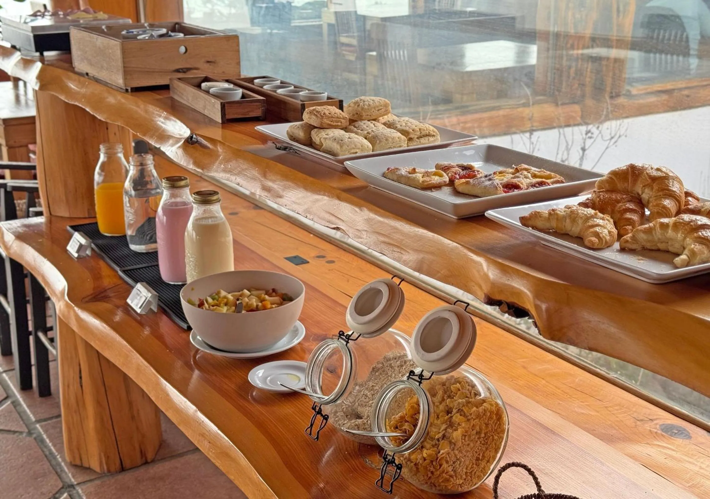 Buffet breakfast in Aparts La Balconada by DOT Suites