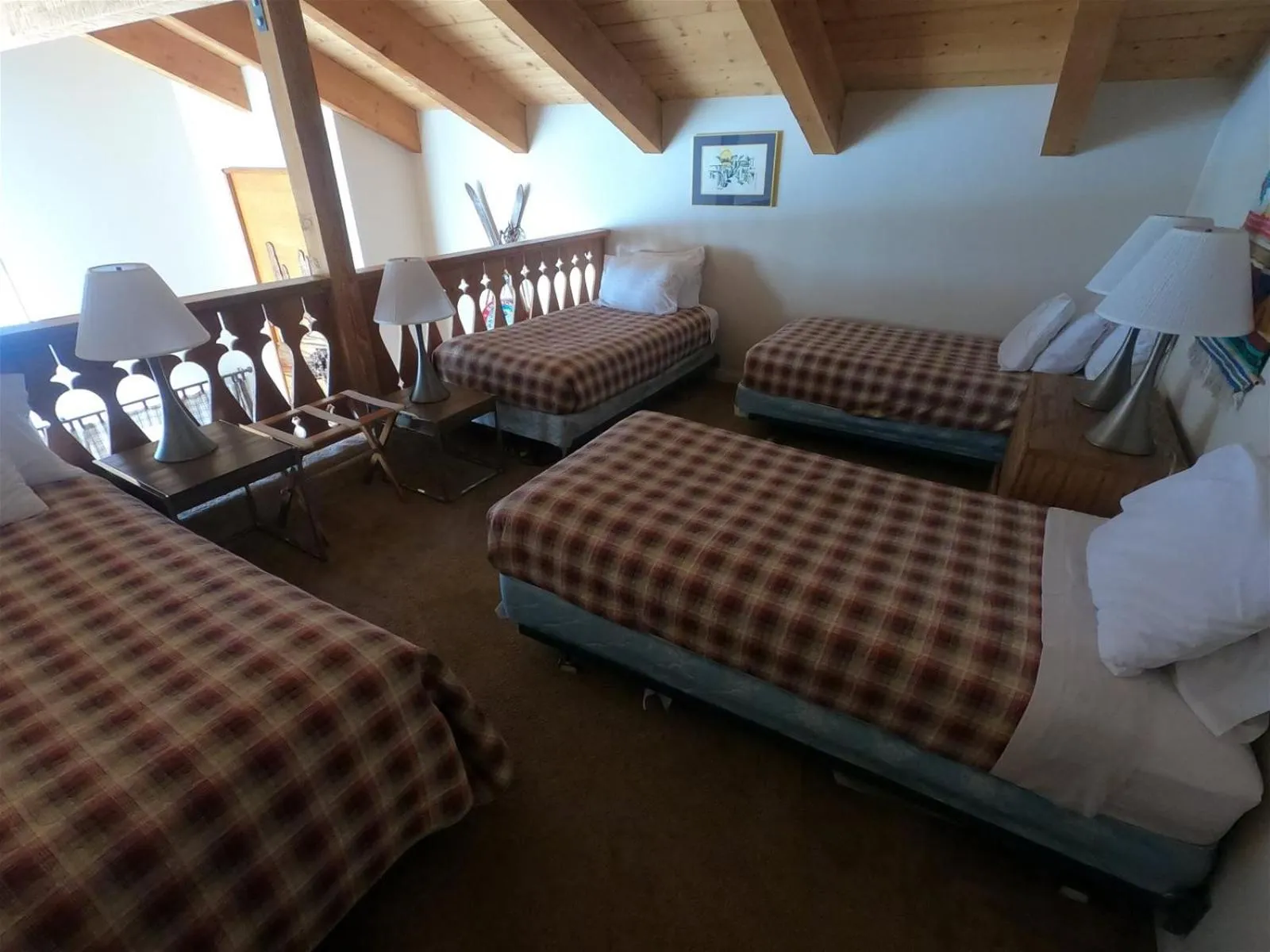 Property building, Bed in Rr-interlaken 09