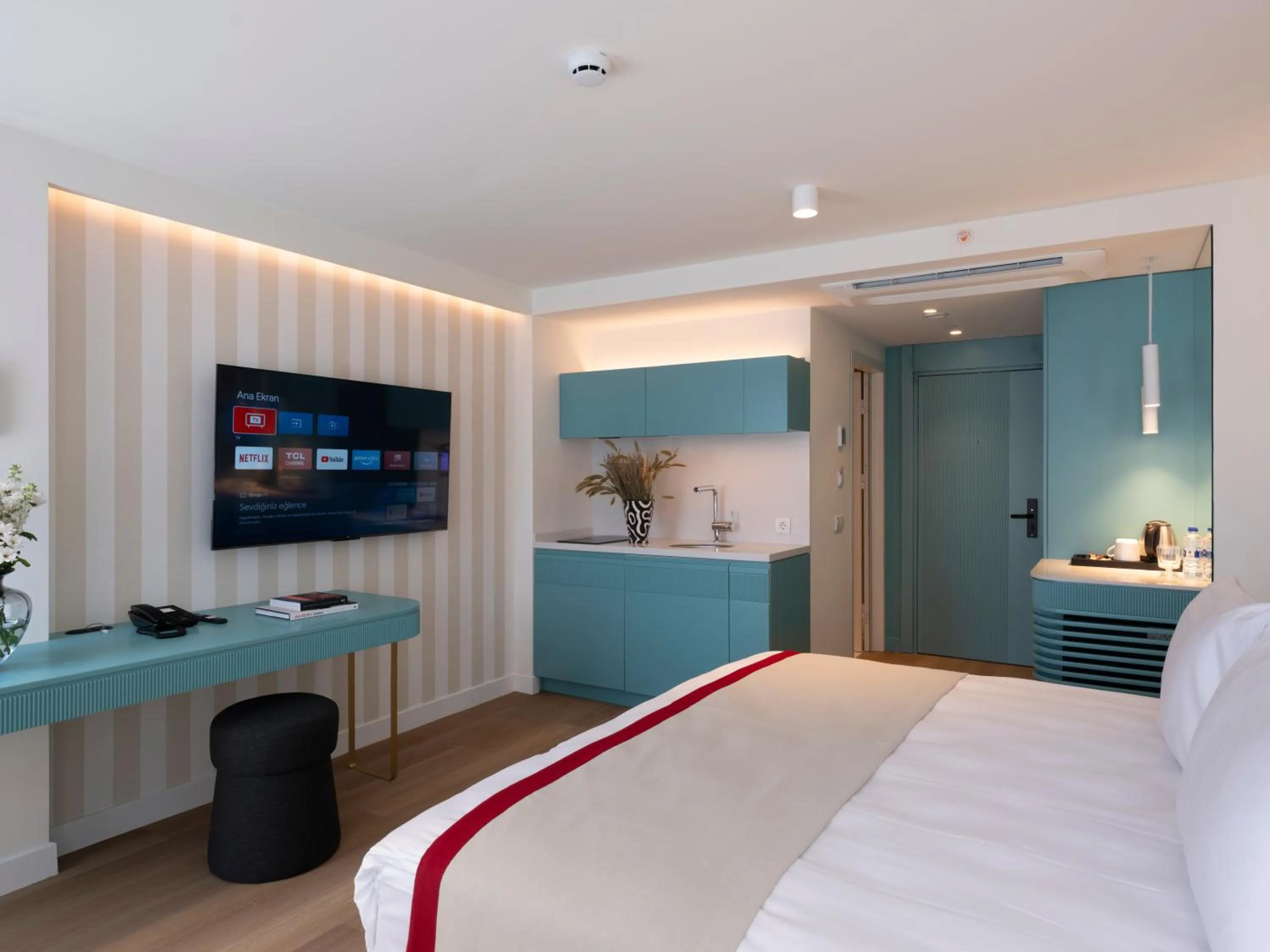 Bed in Taksim Juno Residences