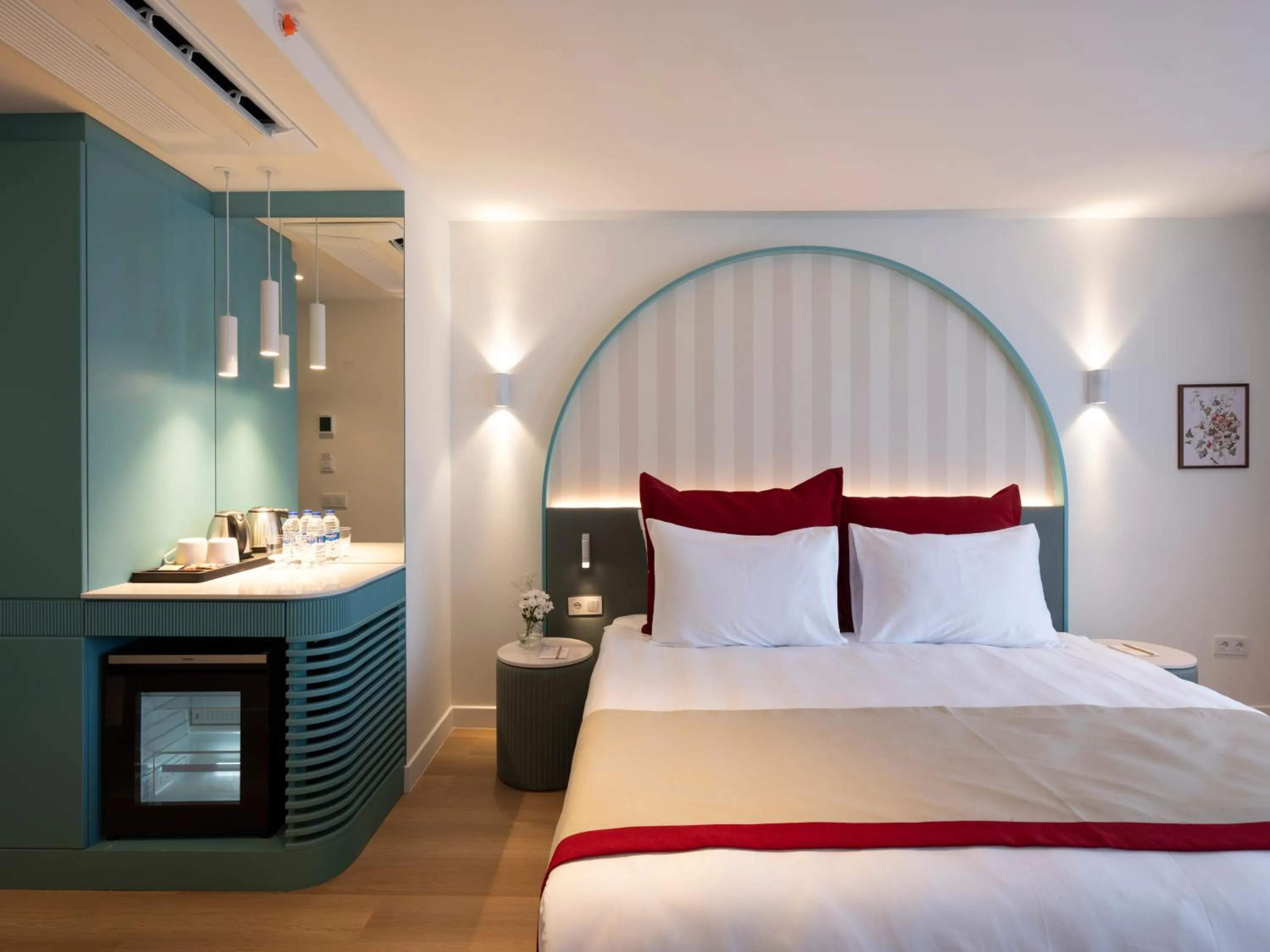 Bed in Taksim Juno Residences