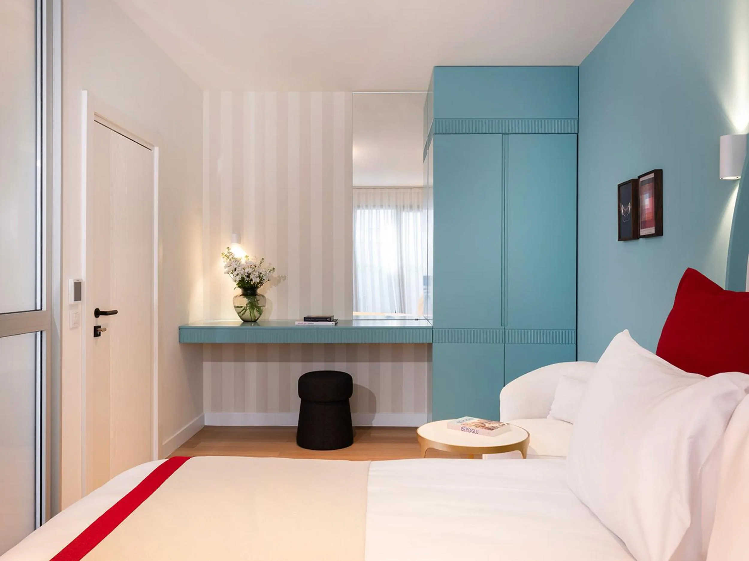 Bed in Taksim Juno Residences