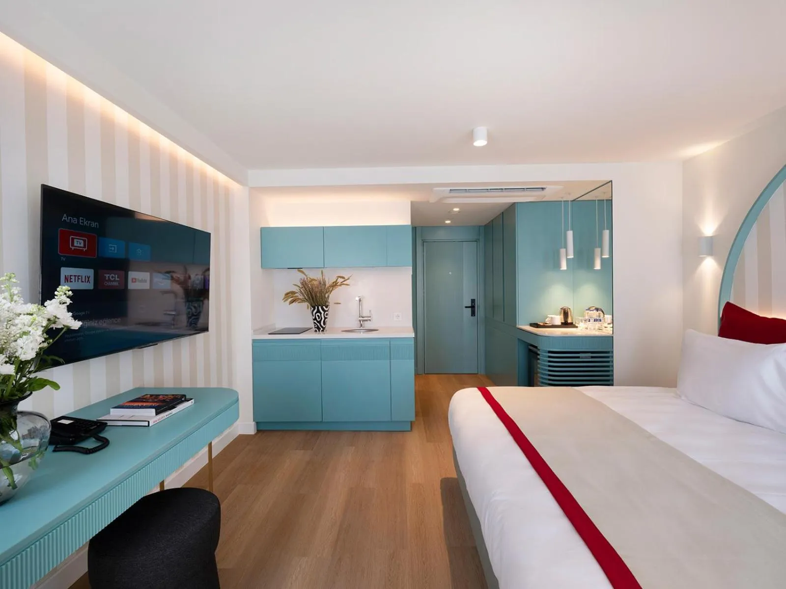 Bed in Taksim Juno Residences