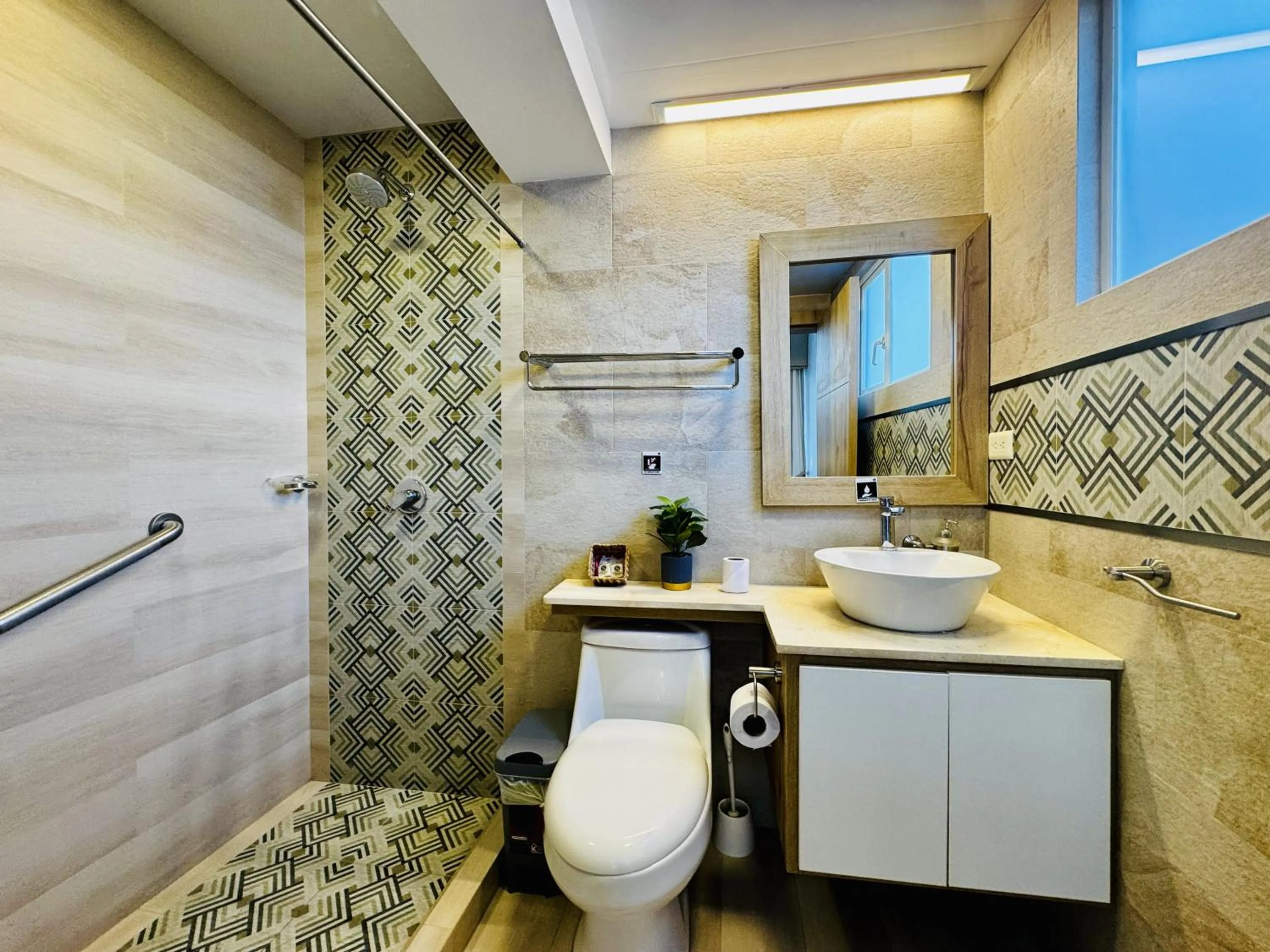 Bathroom in Hotel Shalom