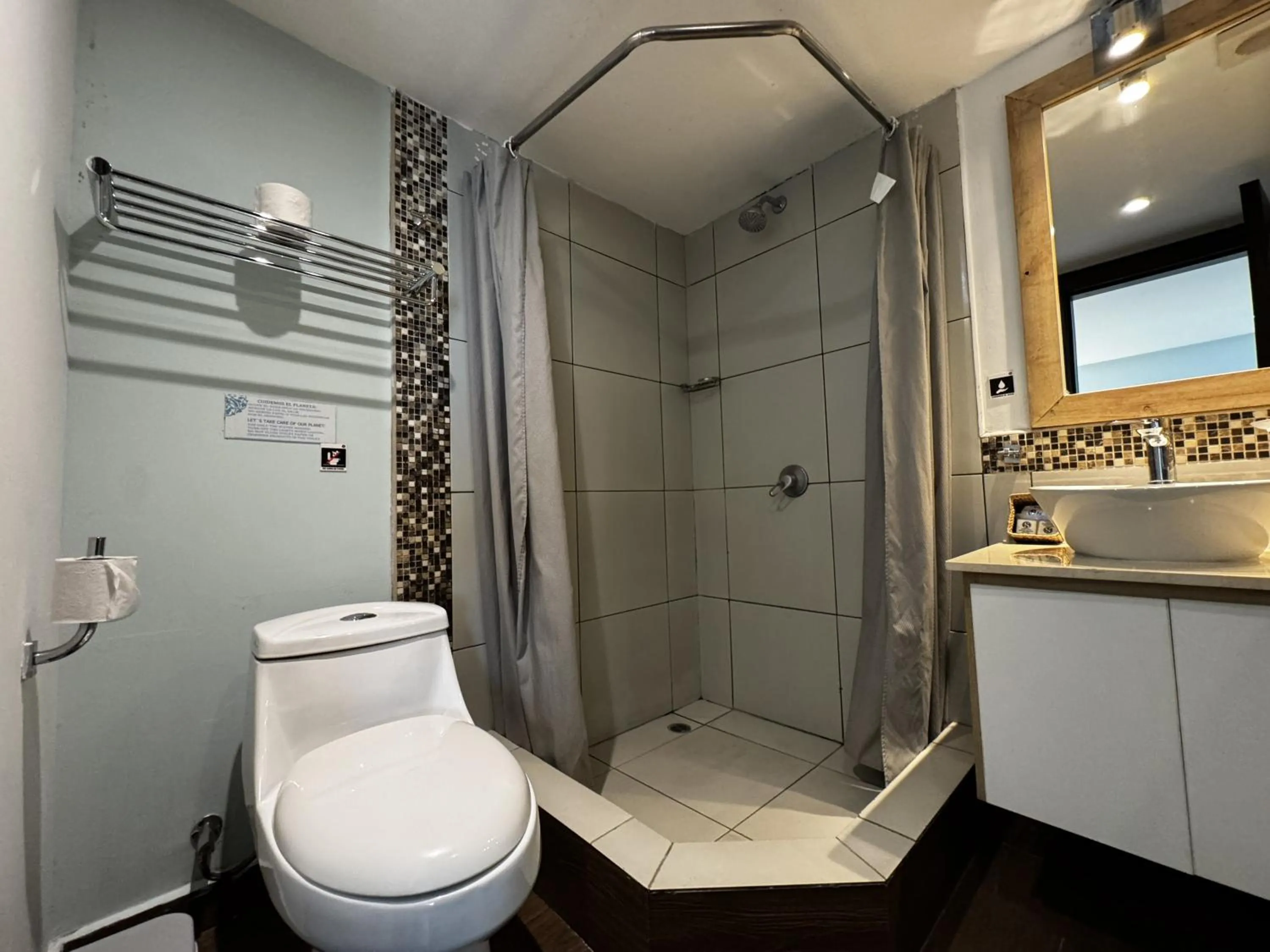 Bathroom in Hotel Shalom