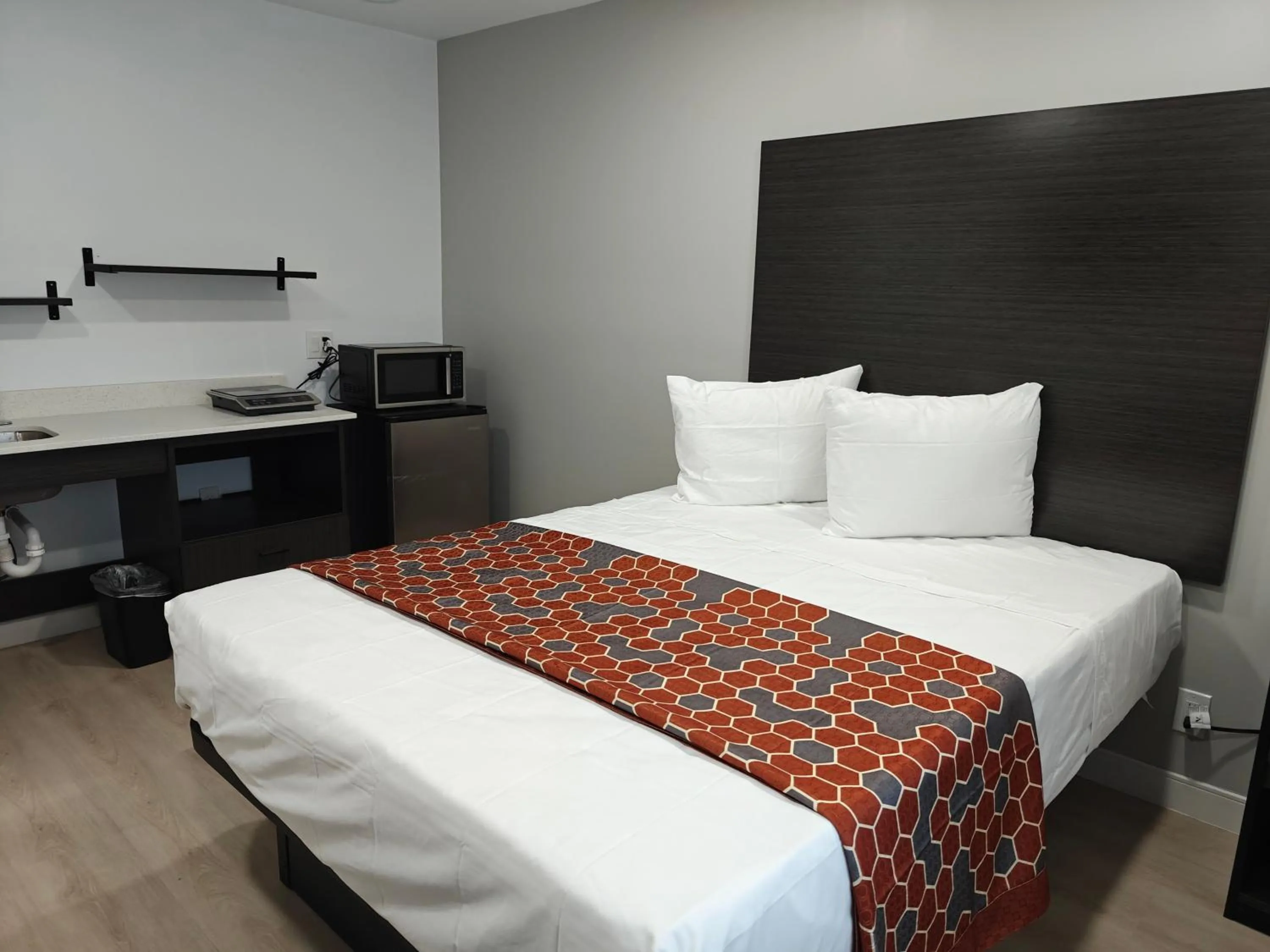 Queen Studio in Casa Blanca Inn and Suites