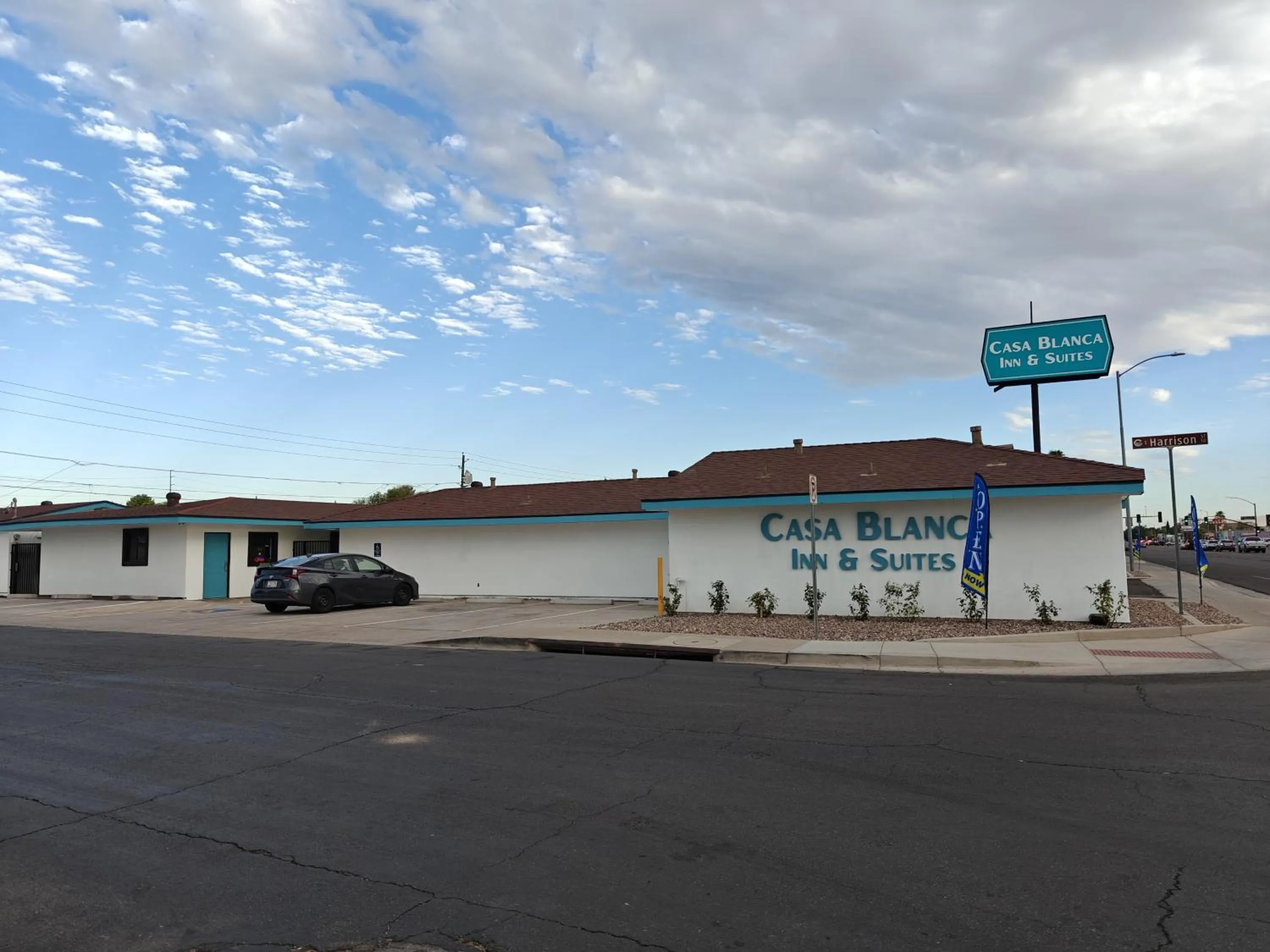 Casa Blanca Inn and Suites