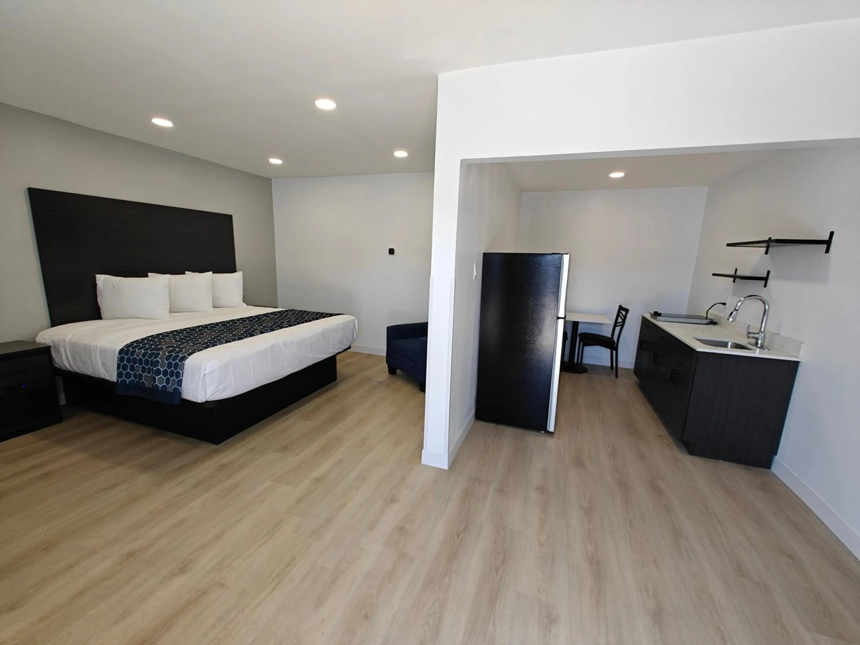 One-Bedroom Apartment in Casa Blanca Inn and Suites
