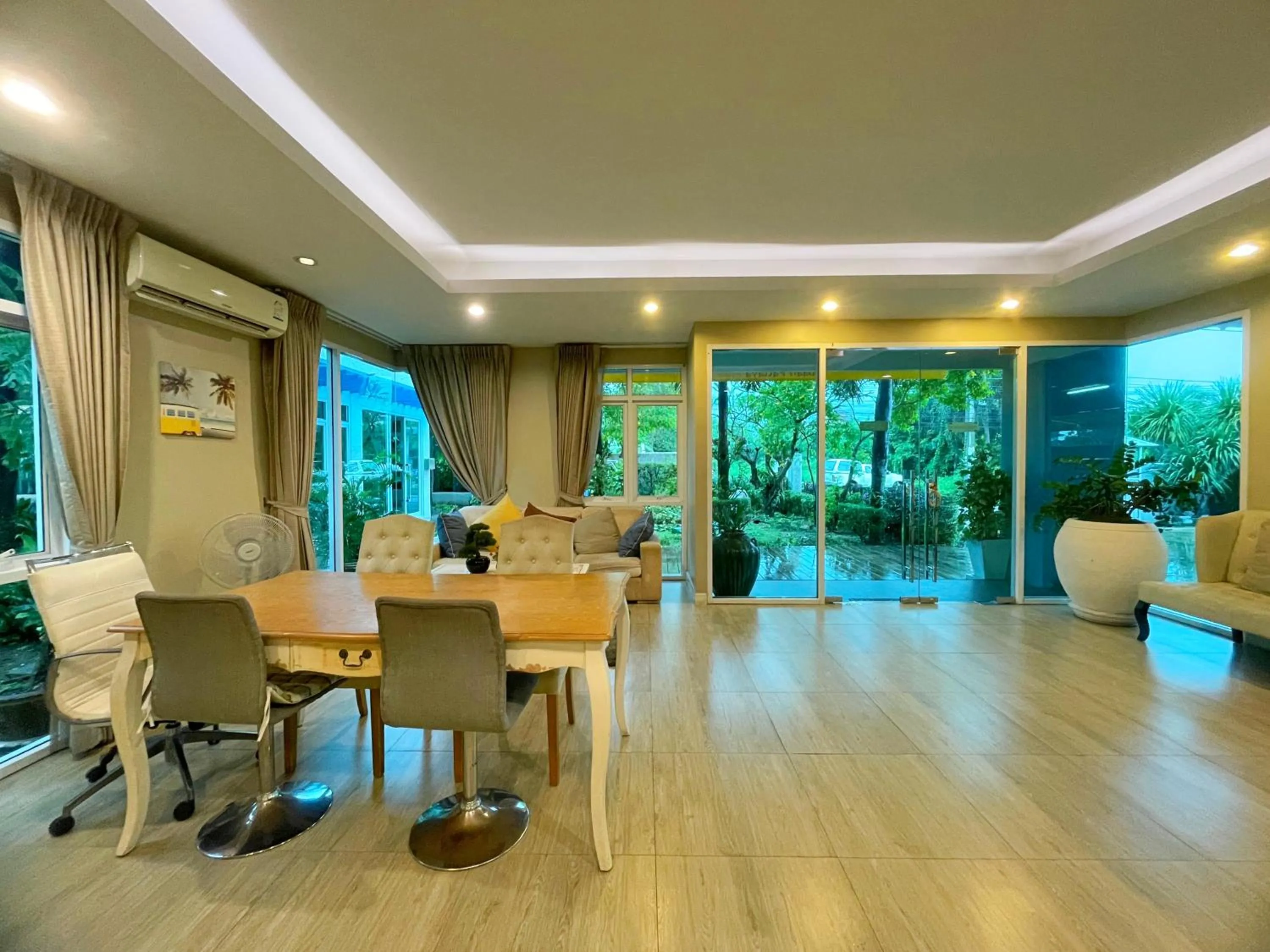 Lobby or reception in Baan Pattaya by Sabai