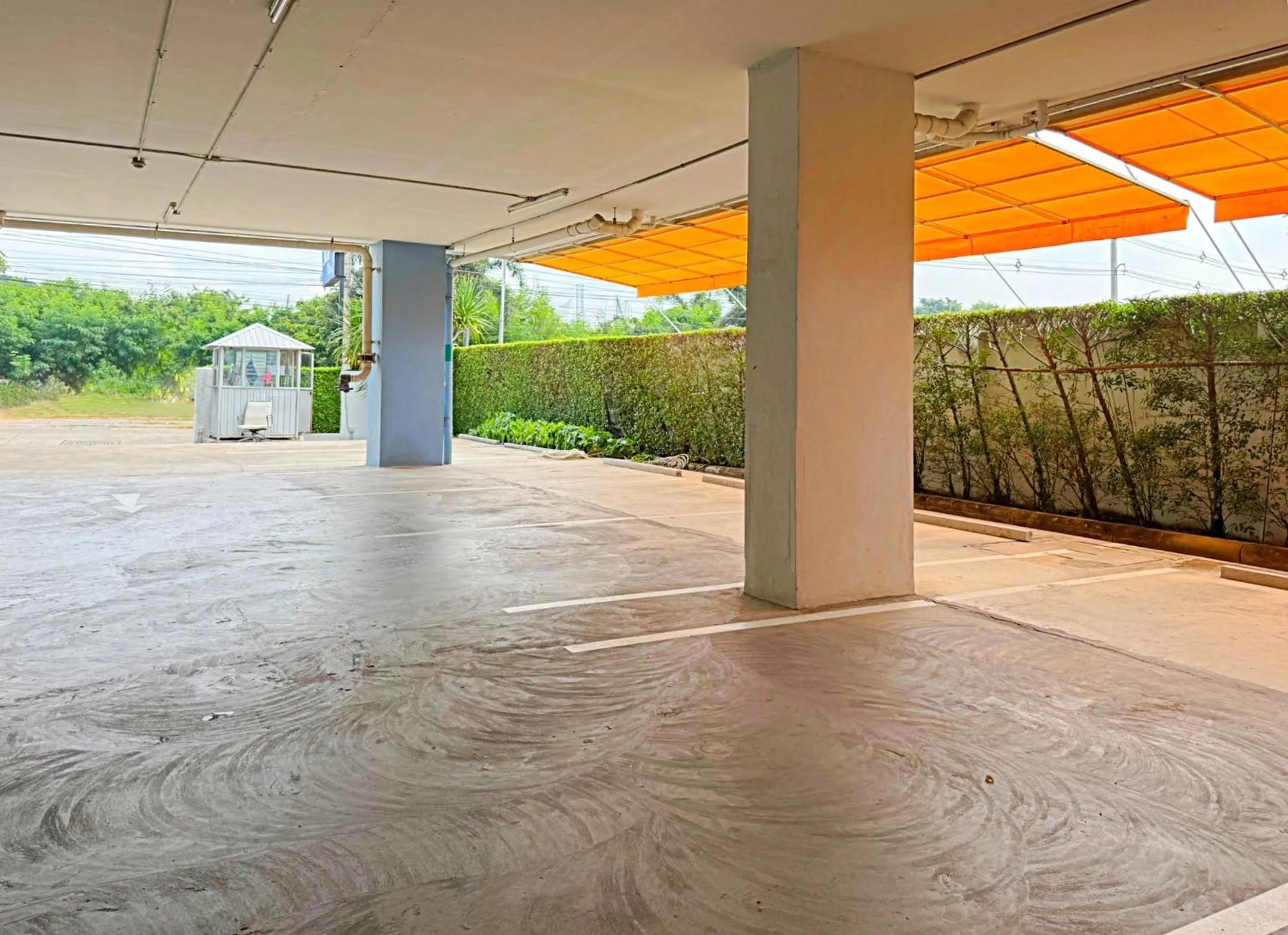 Parking in Baan Pattaya by Sabai