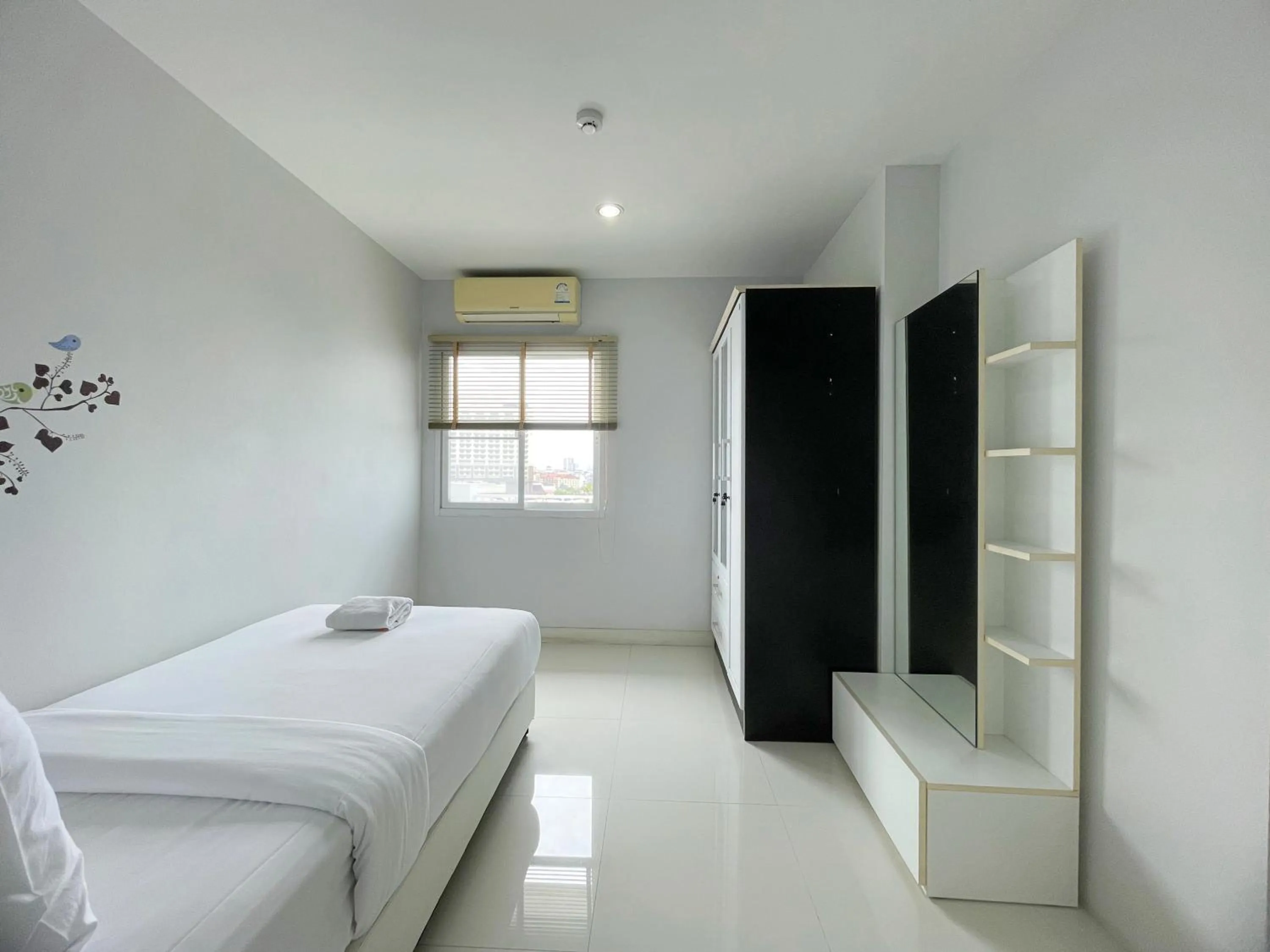 Bed in Baan Pattaya by Sabai