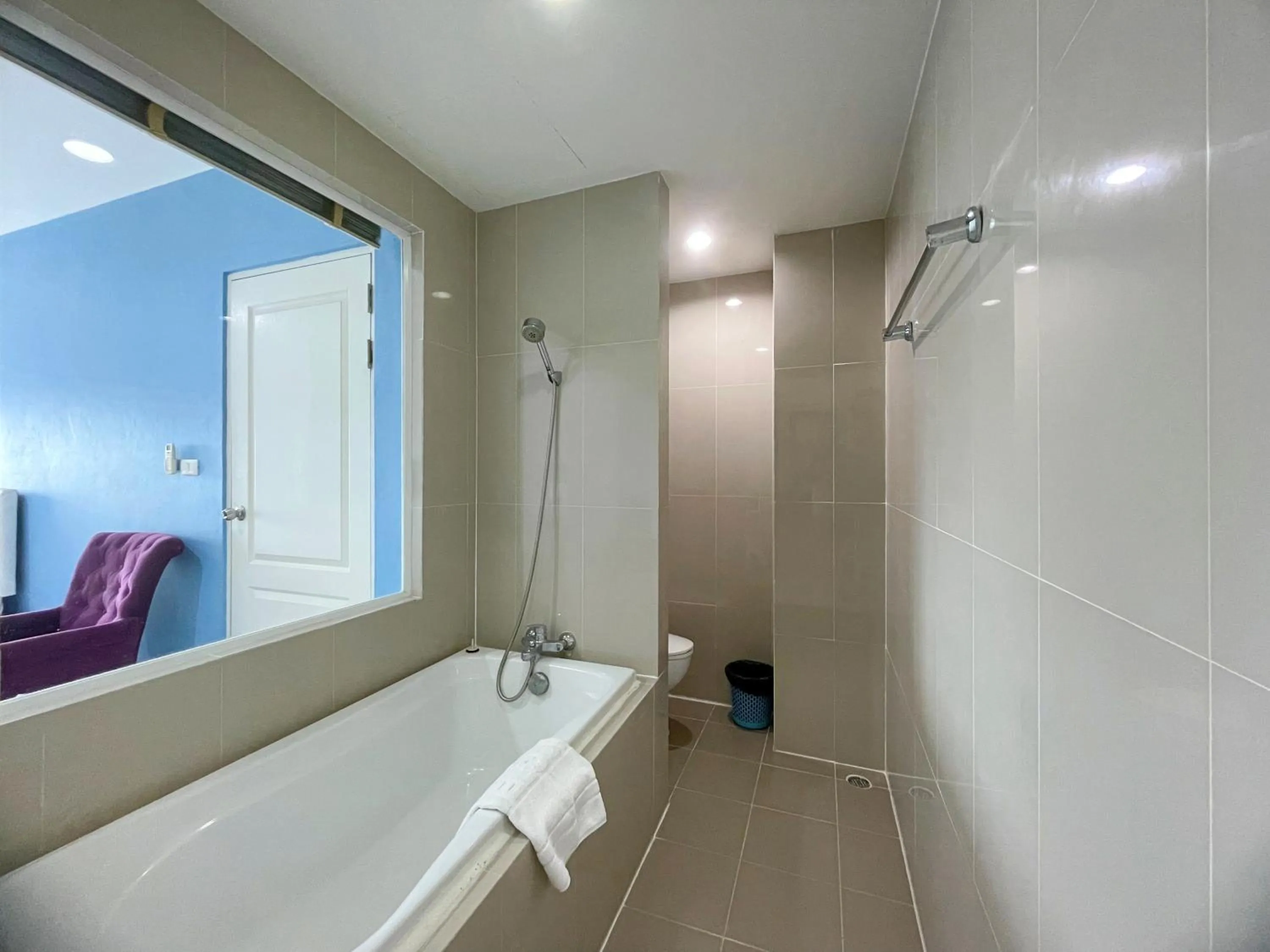 Bathroom in Baan Pattaya by Sabai