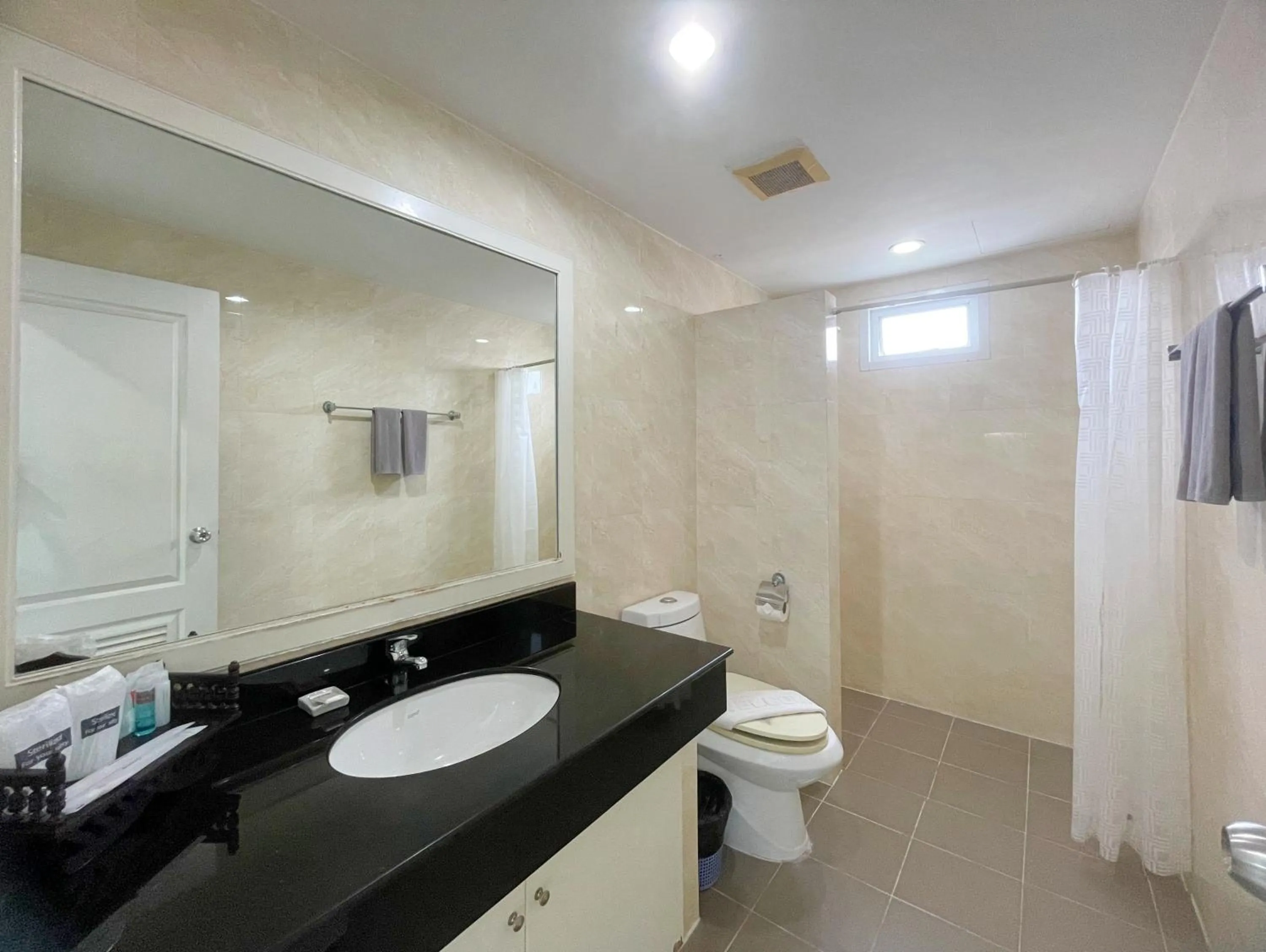 Bathroom in Baan Pattaya by Sabai