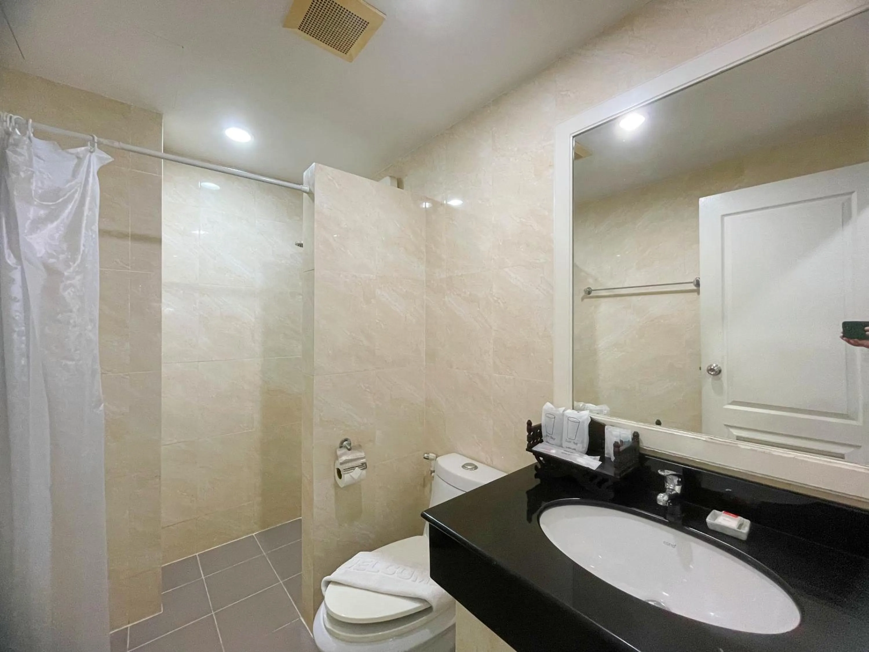 Bathroom in Baan Pattaya by Sabai